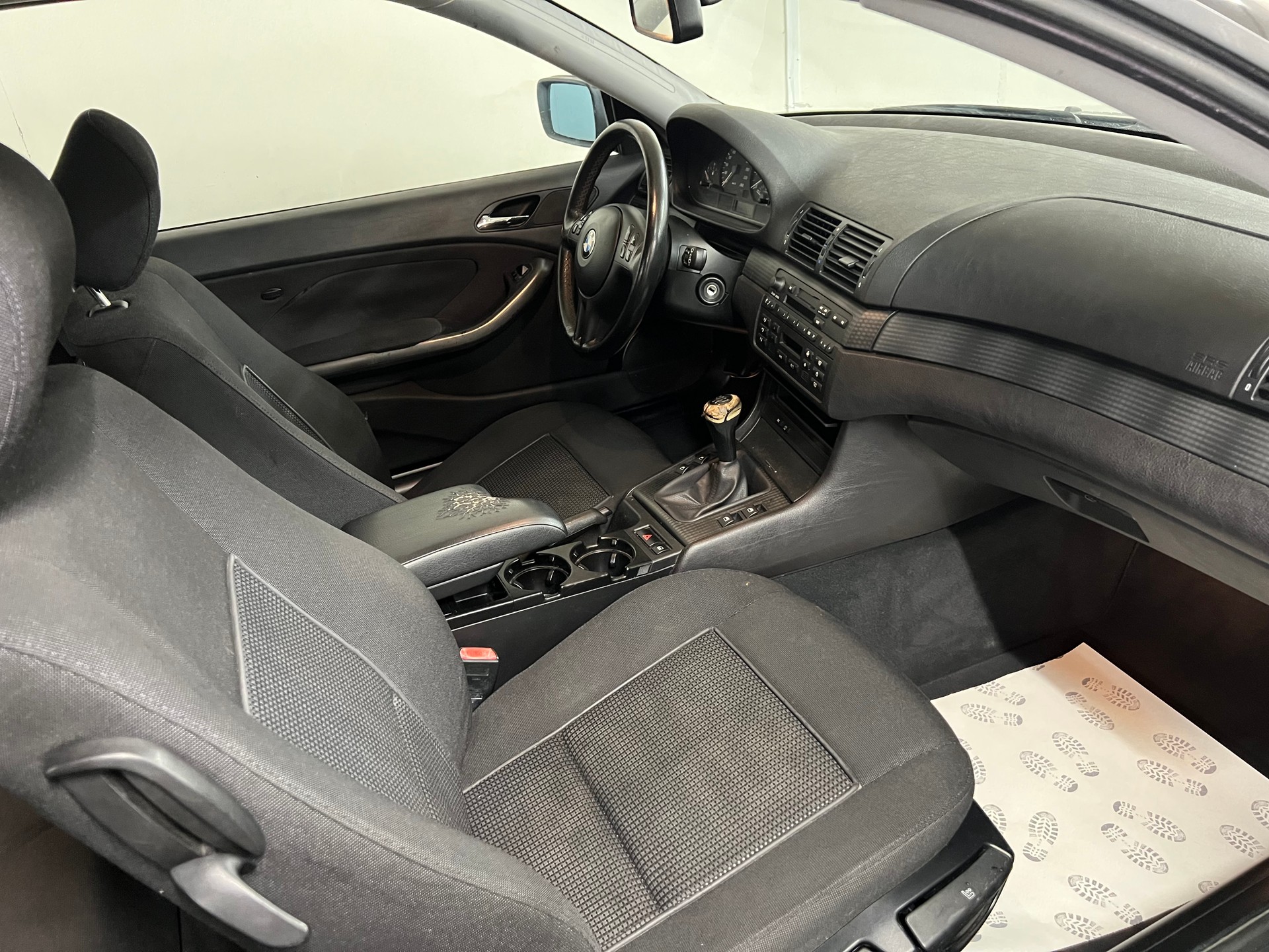 BMW 318Ci Coupé-image-8