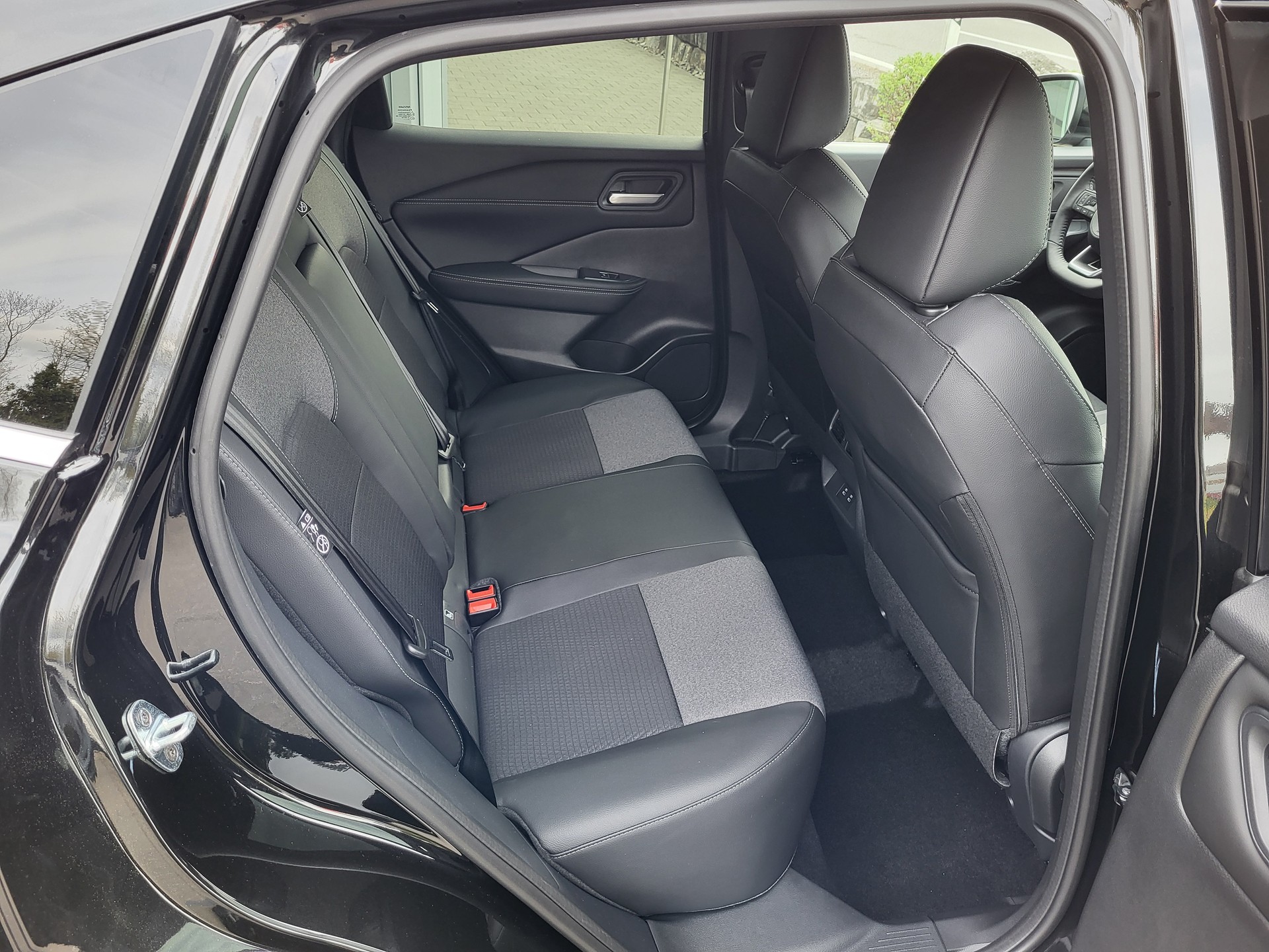 NISSAN Qashqai 1.5 VC-T N-Connecta-image-8