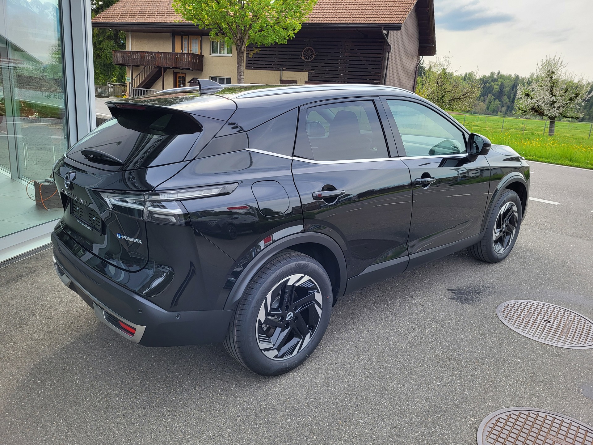 NISSAN Qashqai 1.5 VC-T N-Connecta-image-4