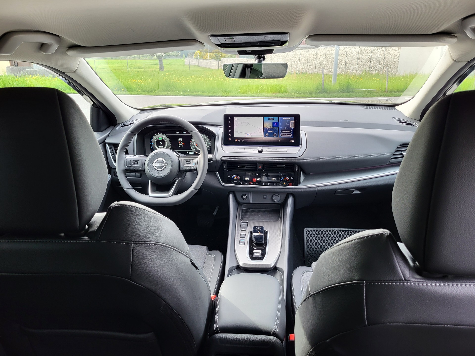NISSAN Qashqai 1.5 VC-T N-Connecta-image-10