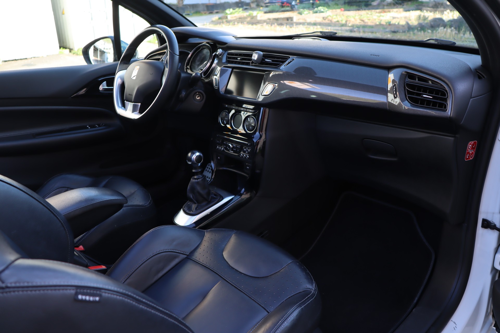 DS AUTOMOBILES DS3 Cabrio 1.6 THP Sport Chic-image-10