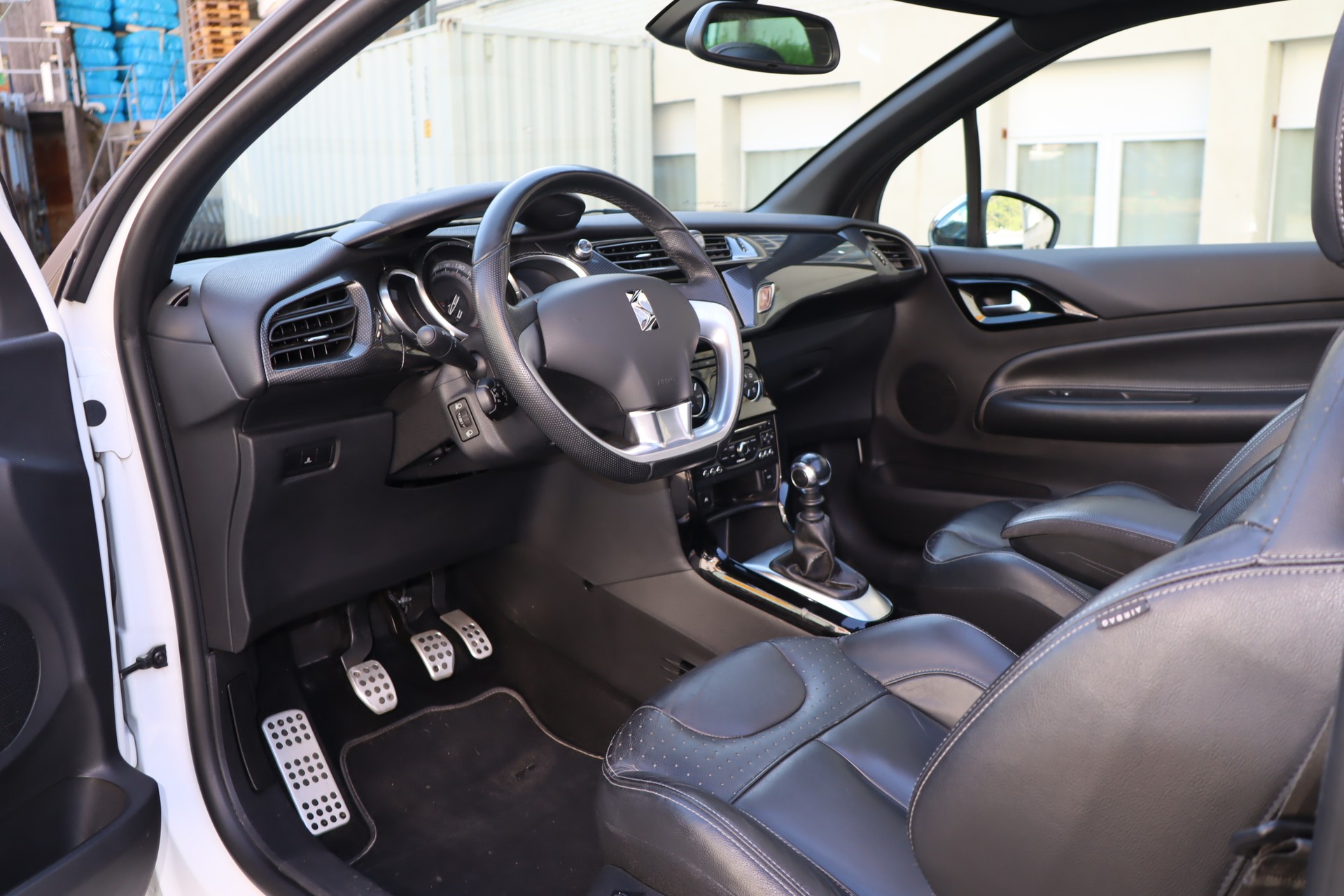 DS AUTOMOBILES DS3 Cabrio 1.6 THP Sport Chic-image-8