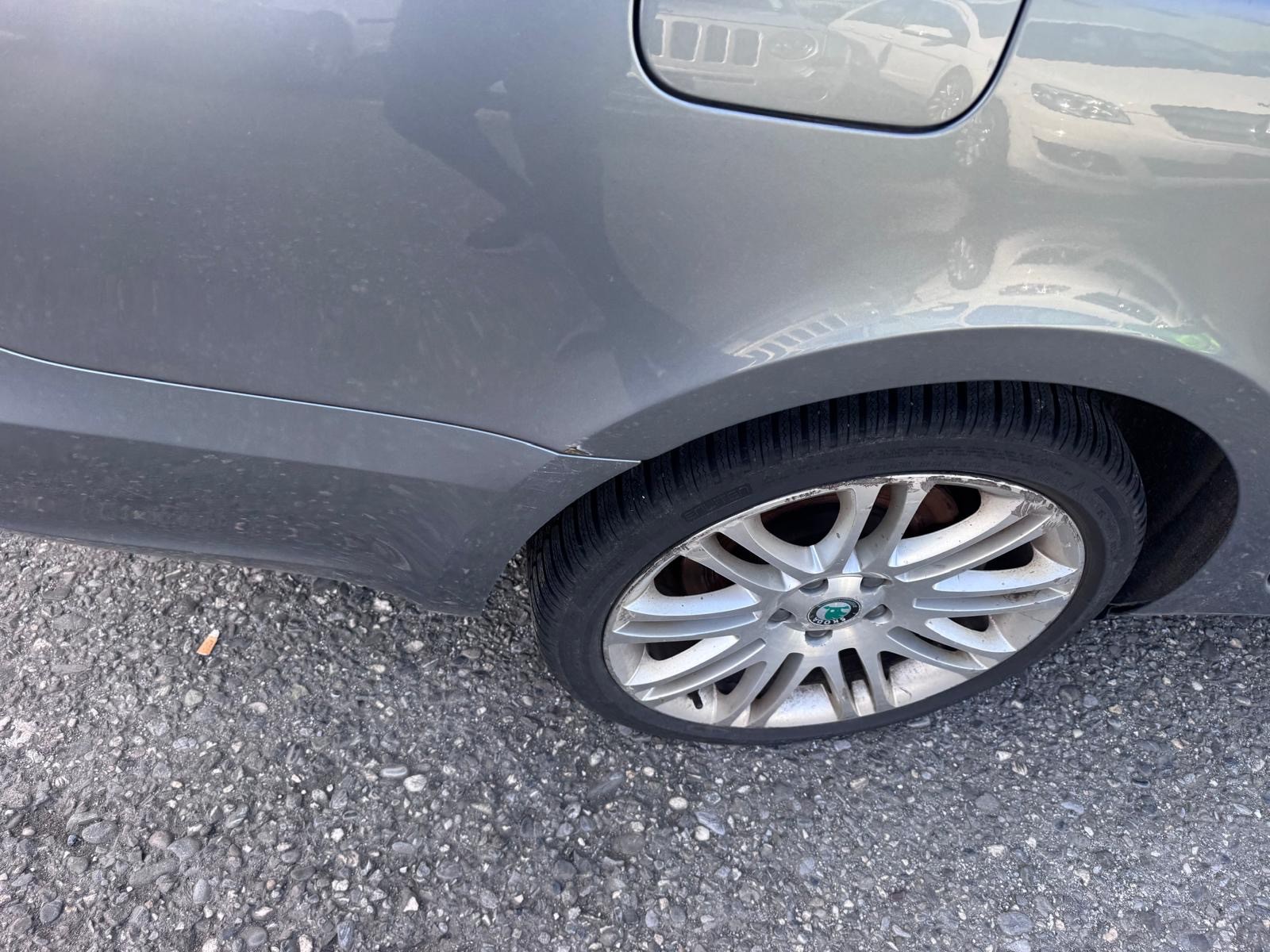 SKODA Superb Combi 3.6 FSI Ambition 4x4 DSG-image-6