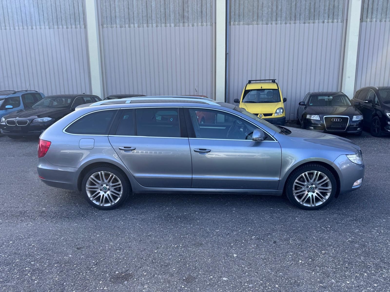 SKODA Superb Combi 3.6 FSI Ambition 4x4 DSG-image-3
