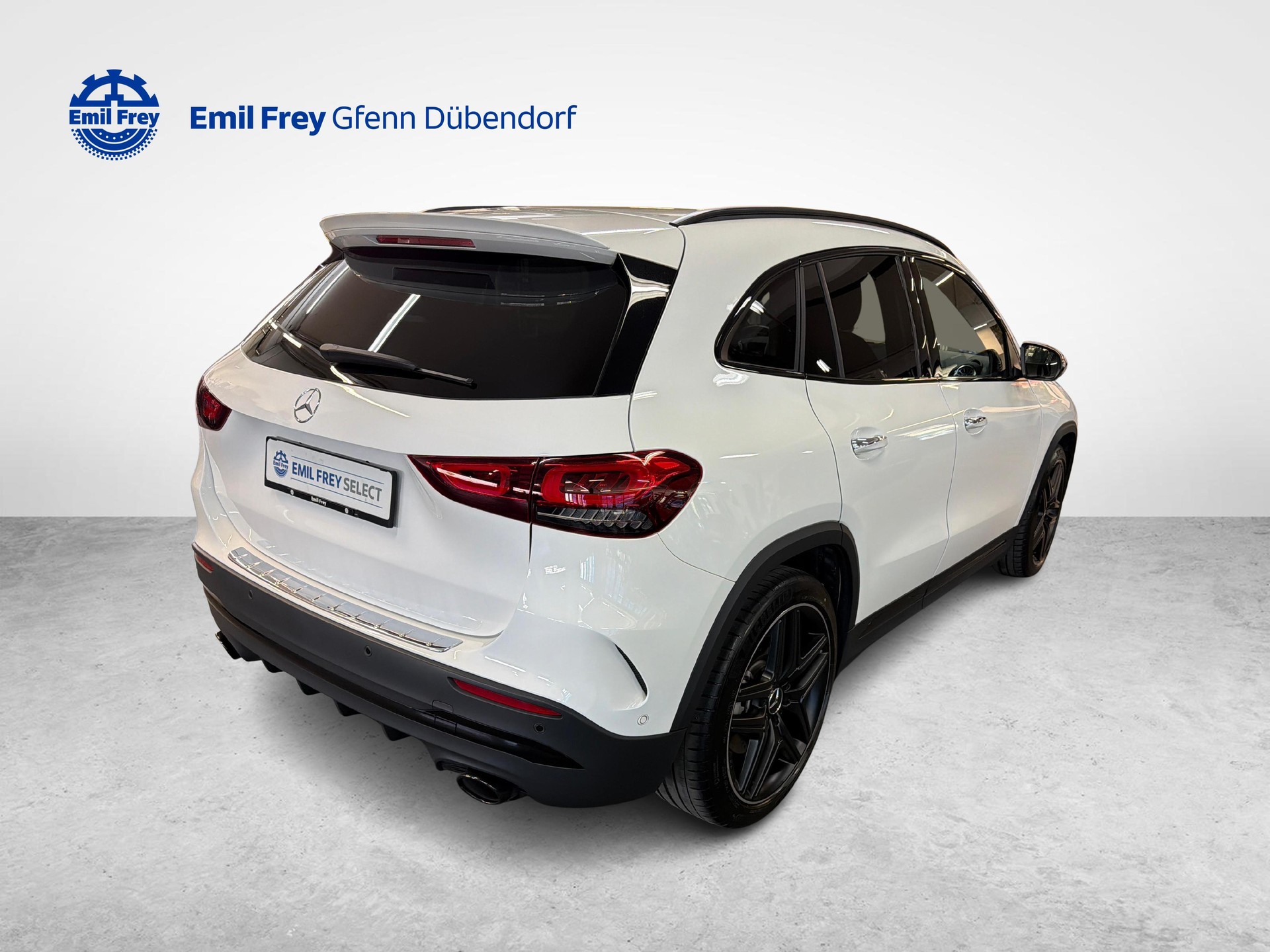 MERCEDES-BENZ GLA 35 AMG 4matic-showroom-element-1