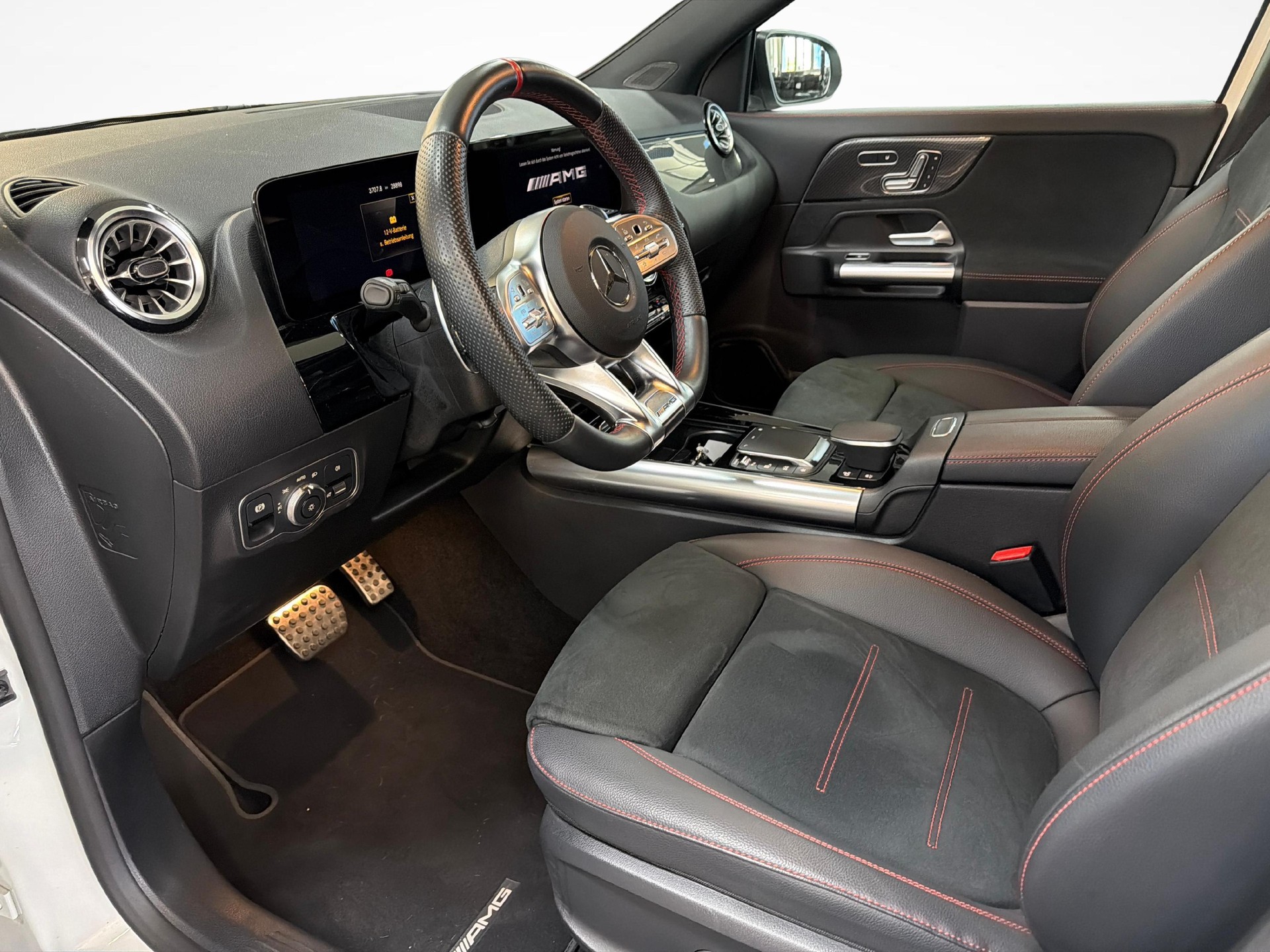 MERCEDES-BENZ GLA 35 AMG 4matic-image-10