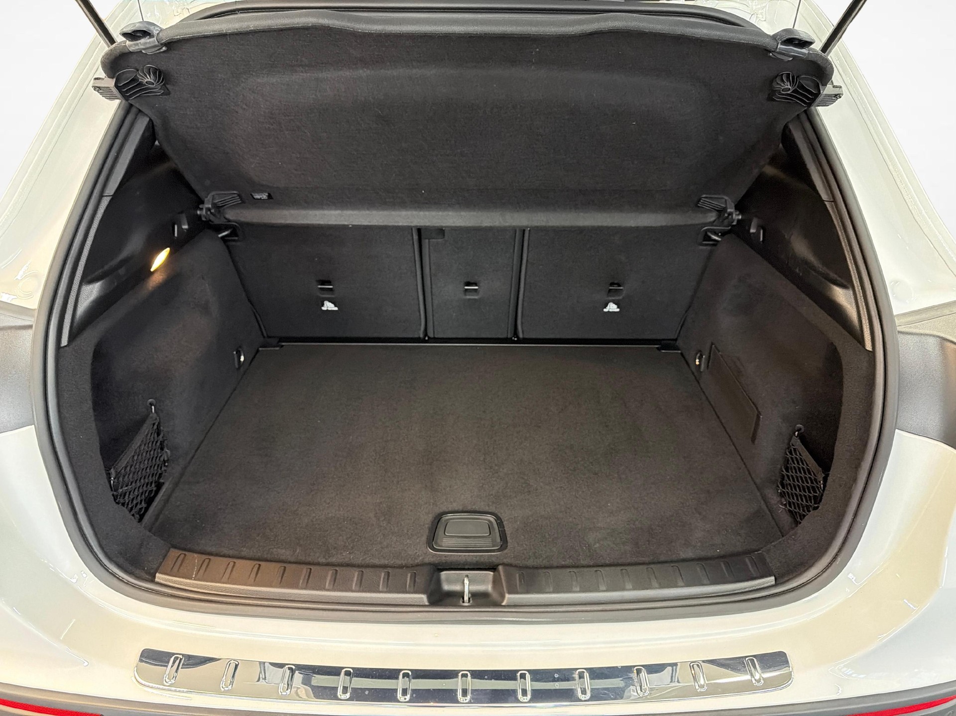 MERCEDES-BENZ GLA 35 AMG 4matic-image-15