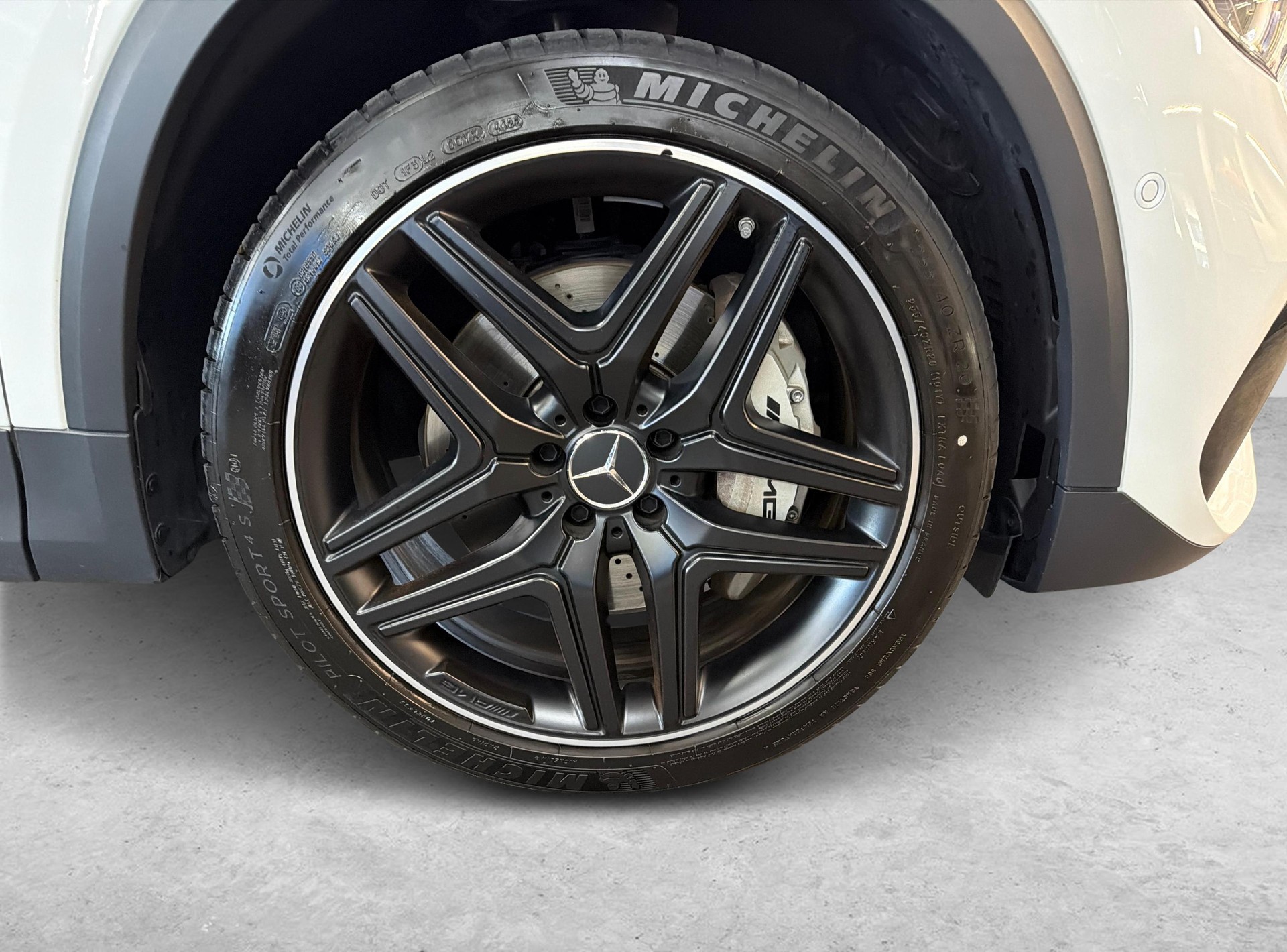 MERCEDES-BENZ GLA 35 AMG 4matic-image-9