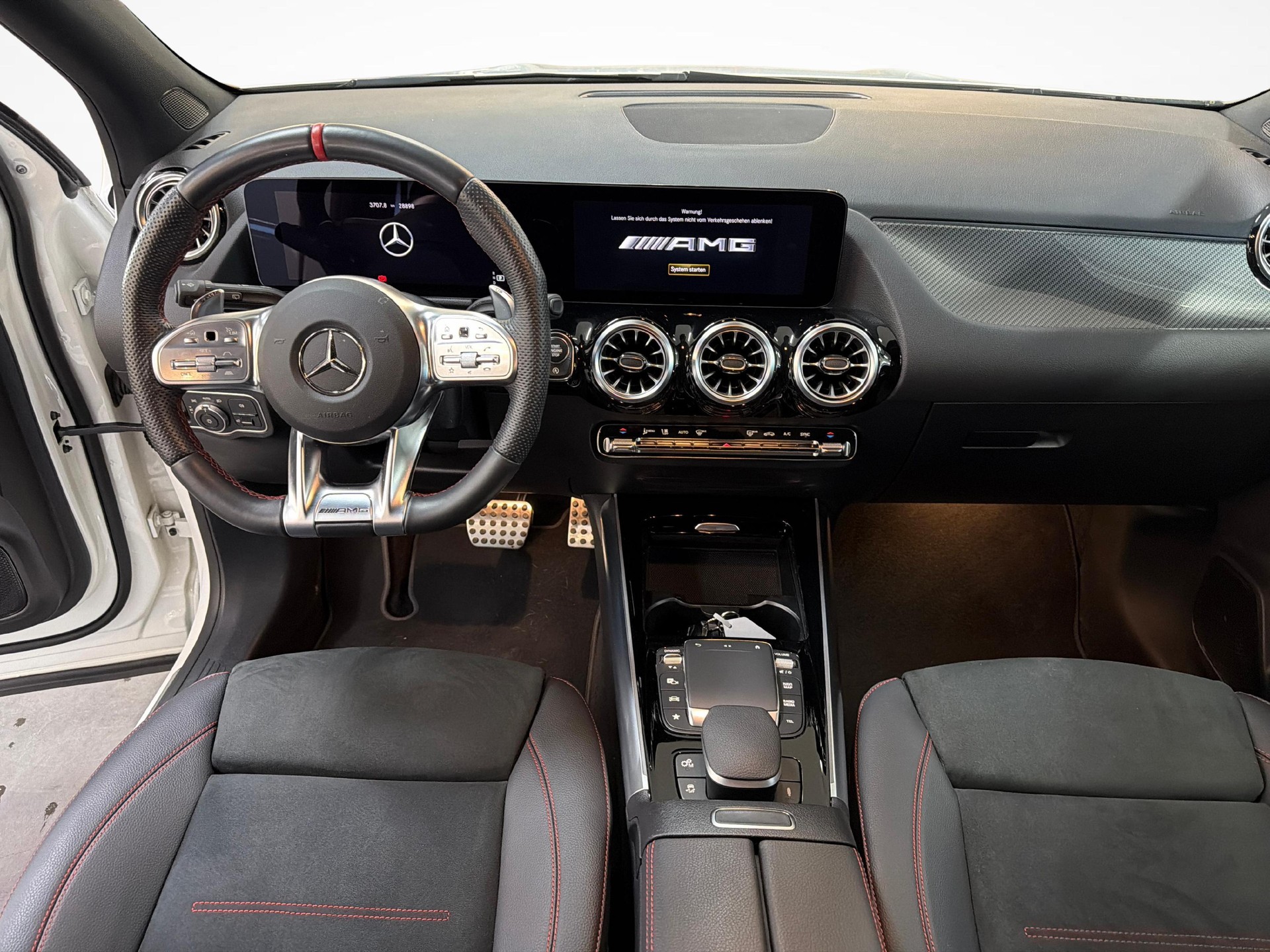 MERCEDES-BENZ GLA 35 AMG 4matic-image-11