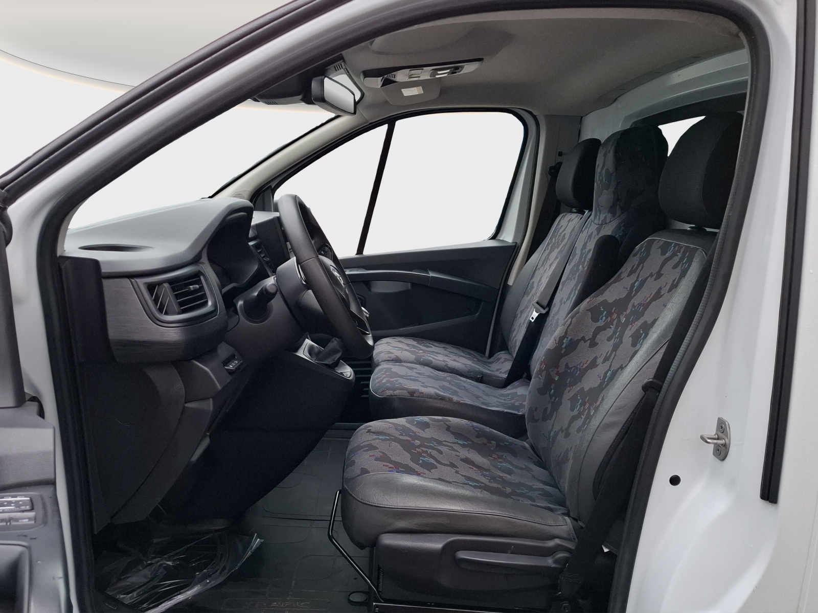 RENAULT Trafic 2.0 Blue dCi 150 Advance L2H2 EN // Anhängerkupplung-image-8
