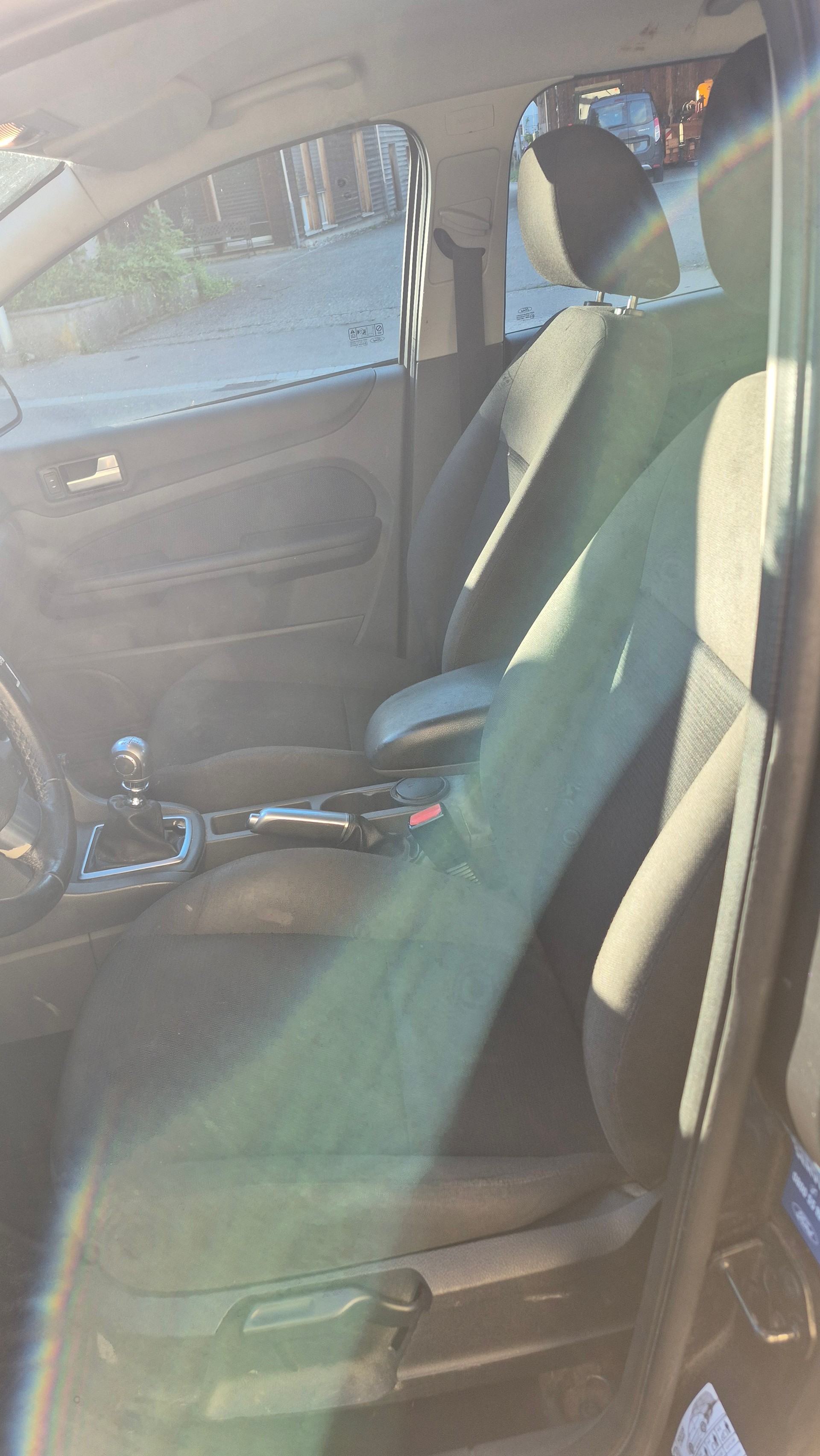 FORD Focus 2.0 TDCi Ghia-image-9