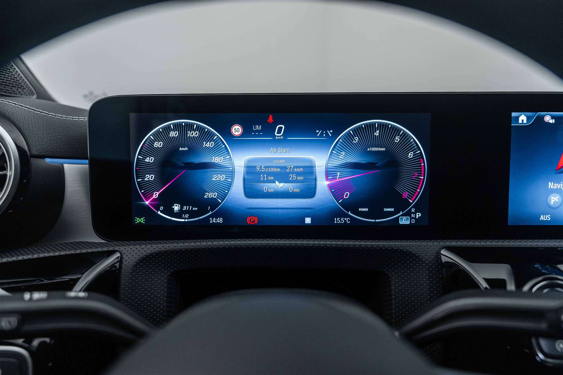MERCEDES-BENZ CLA Shooting Brake 200 AMG Line Advanced Plus DCT-Automat-image-22