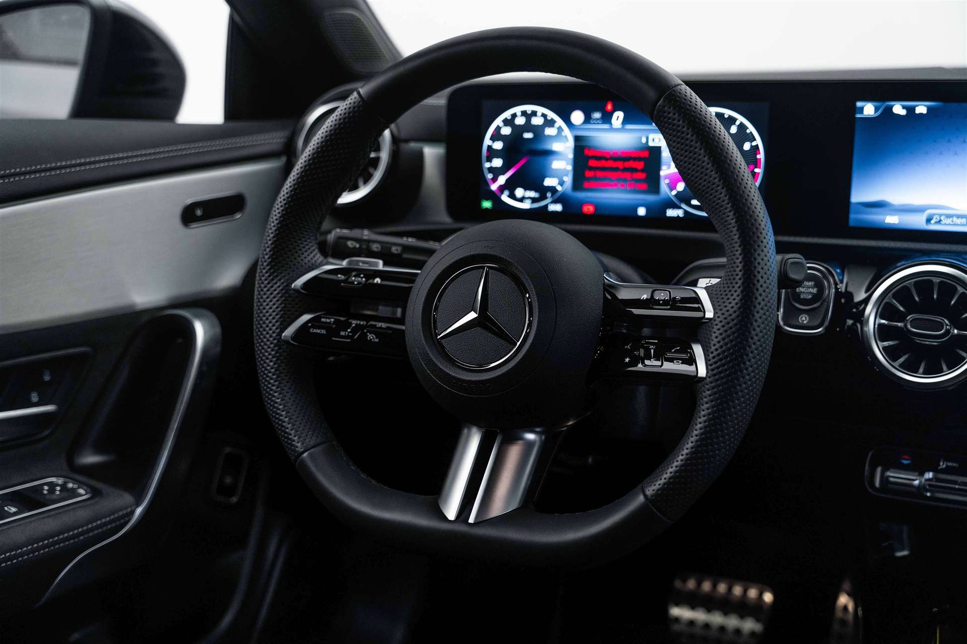 MERCEDES-BENZ CLA Shooting Brake 200 AMG Line Advanced Plus DCT-Automat-image-9
