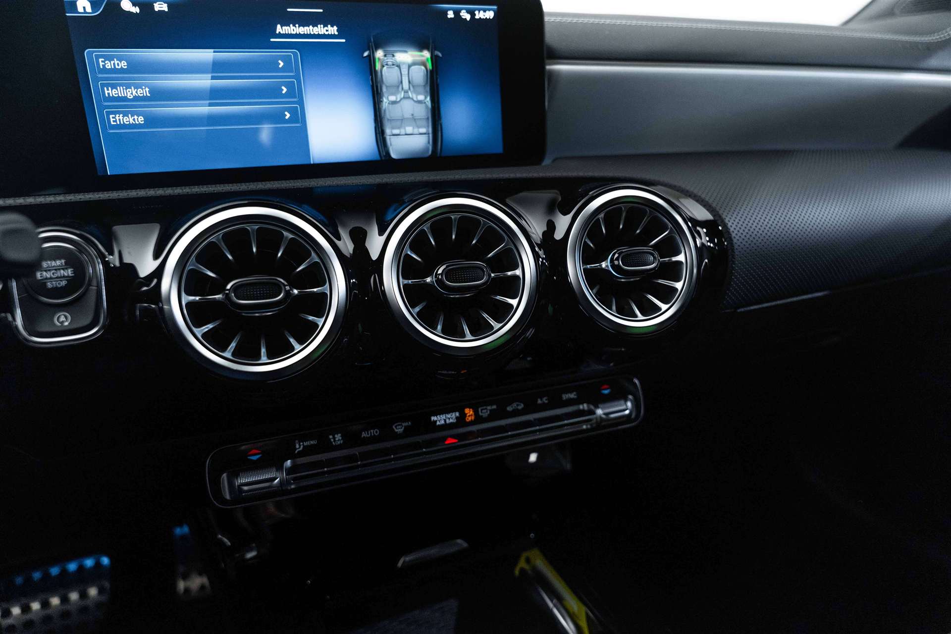MERCEDES-BENZ CLA Shooting Brake 200 AMG Line Advanced Plus DCT-Automat-image-23