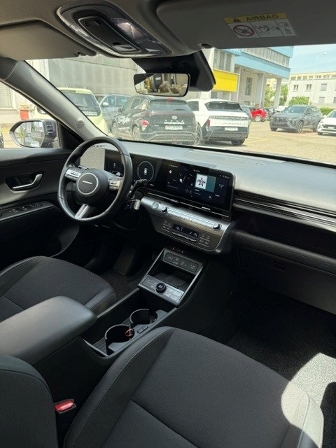 HYUNDAI Kona 1.6 GDi Hybrid Amplia-image-9