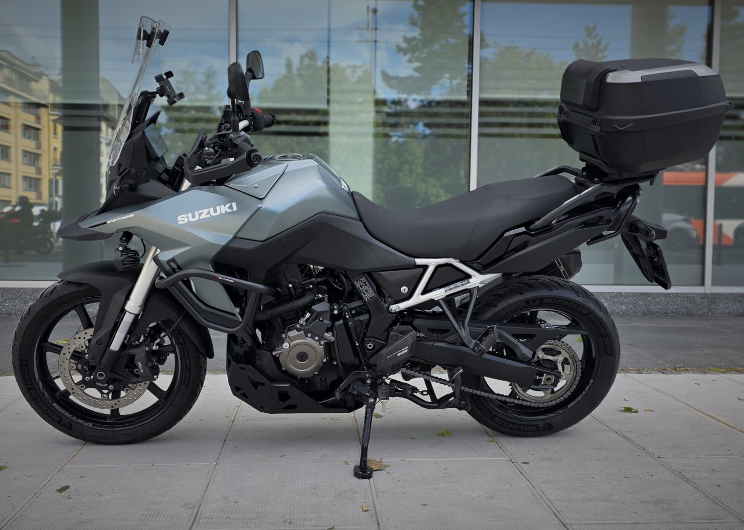 SUZUKI DL 800 (35kW)-showroom-element-1