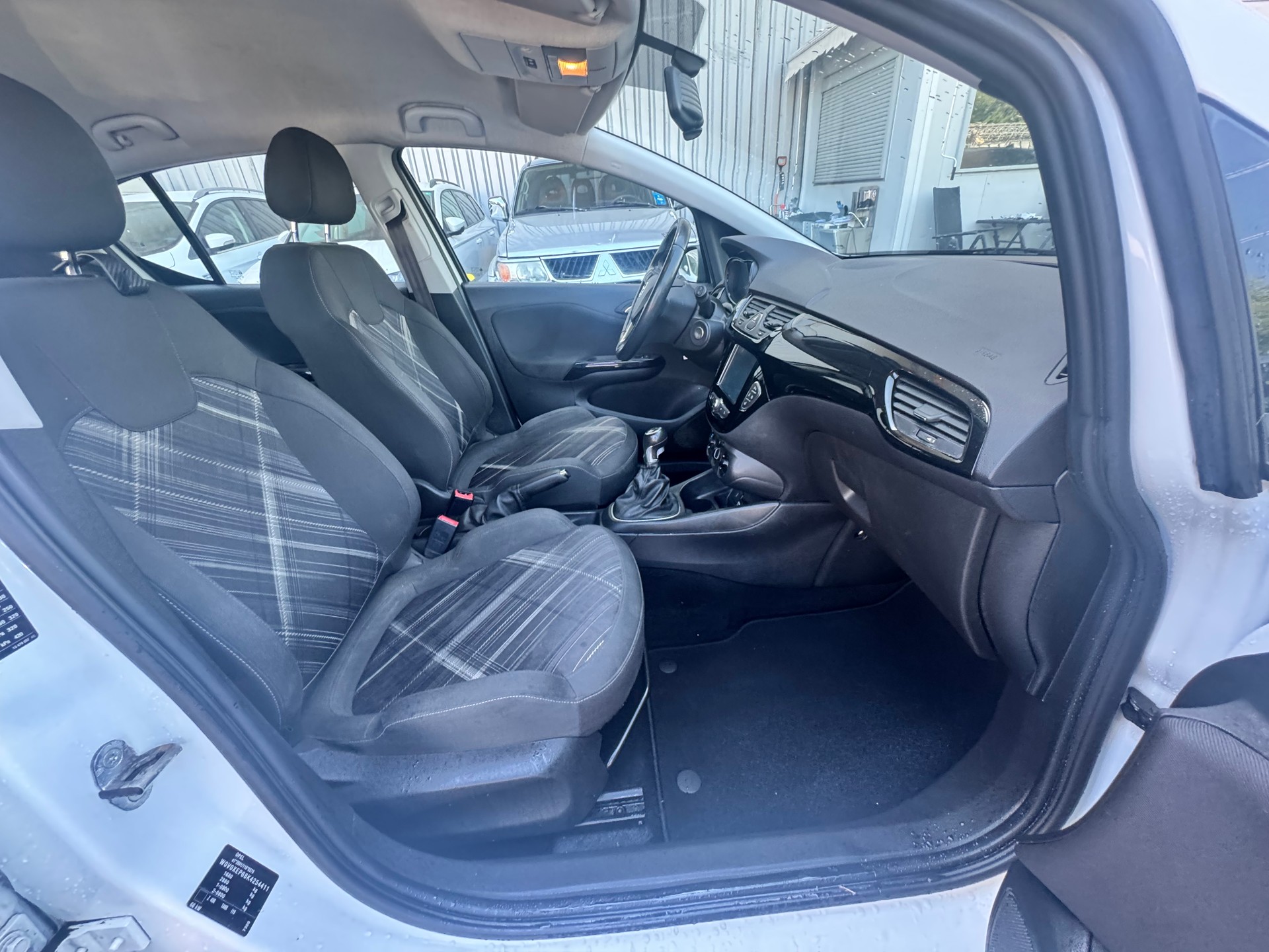 OPEL Corsa 1.0 T EcoTec Black Edition-image-9