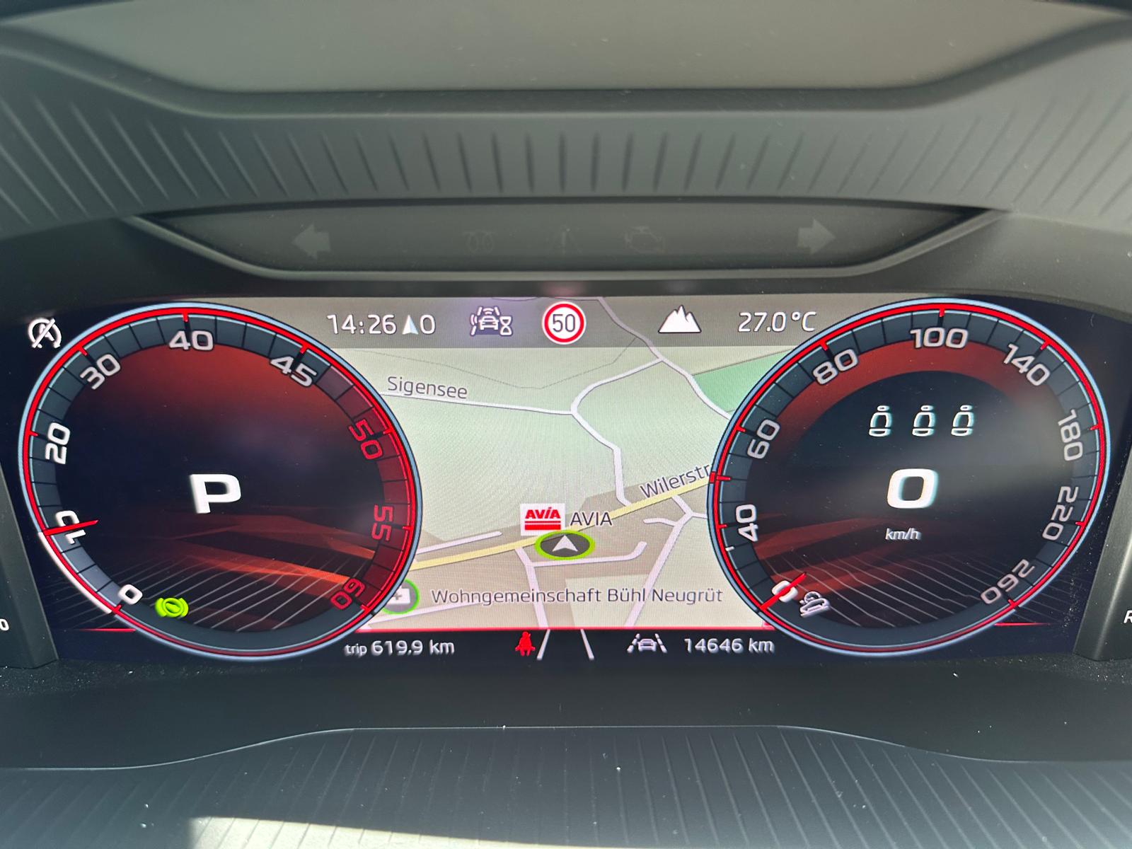 SKODA Karoq 2.0 TDI CR Sport Line 4x4 DSG-image-16