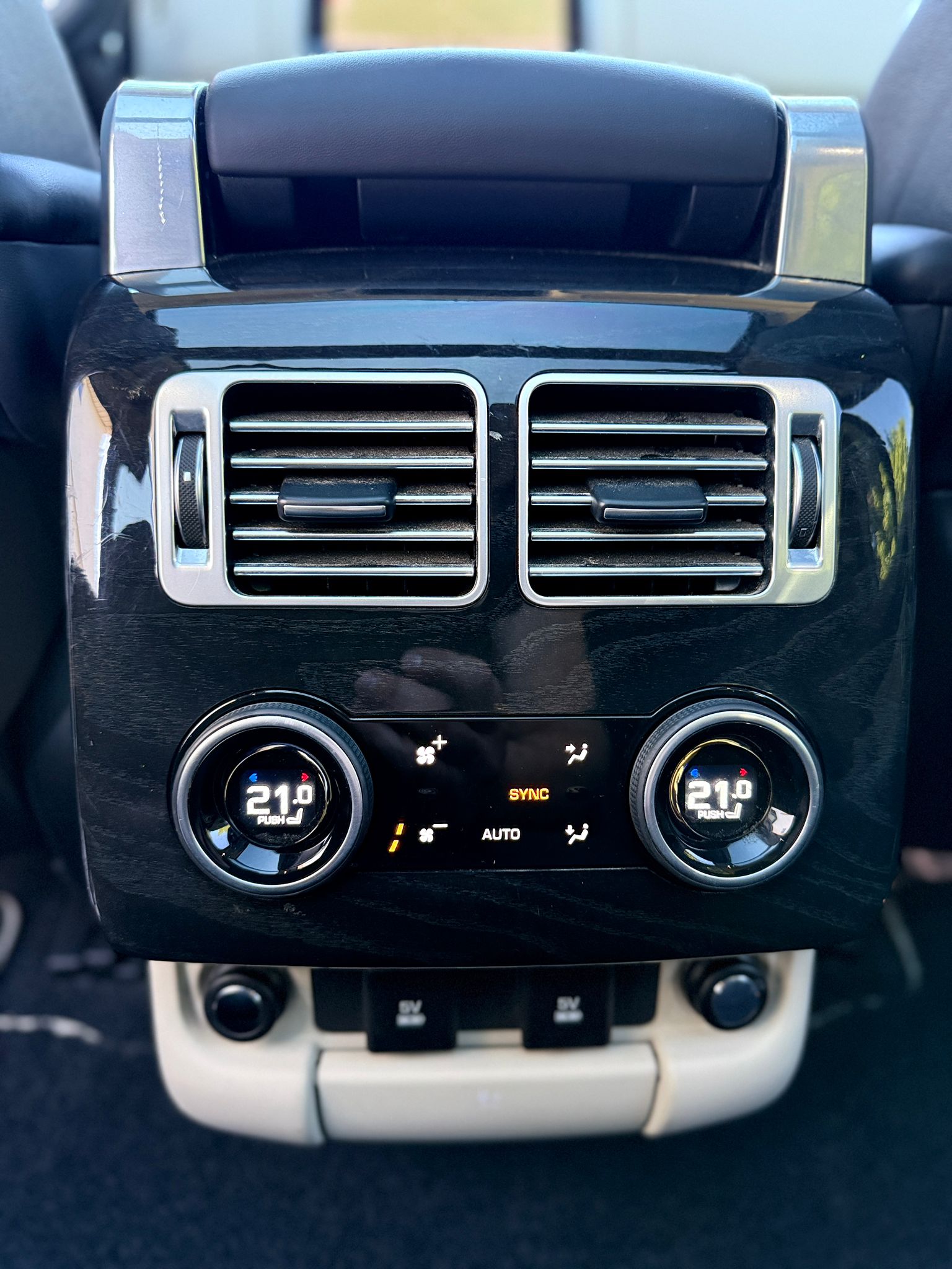 LAND ROVER Range Rover 5.0 V8 SC Autobiography-image-24