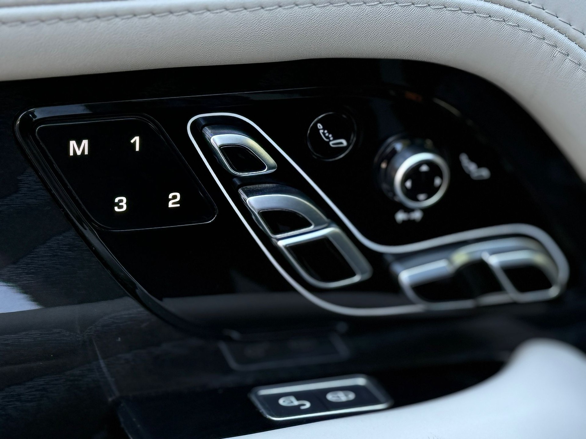 LAND ROVER Range Rover 5.0 V8 SC Autobiography-image-19