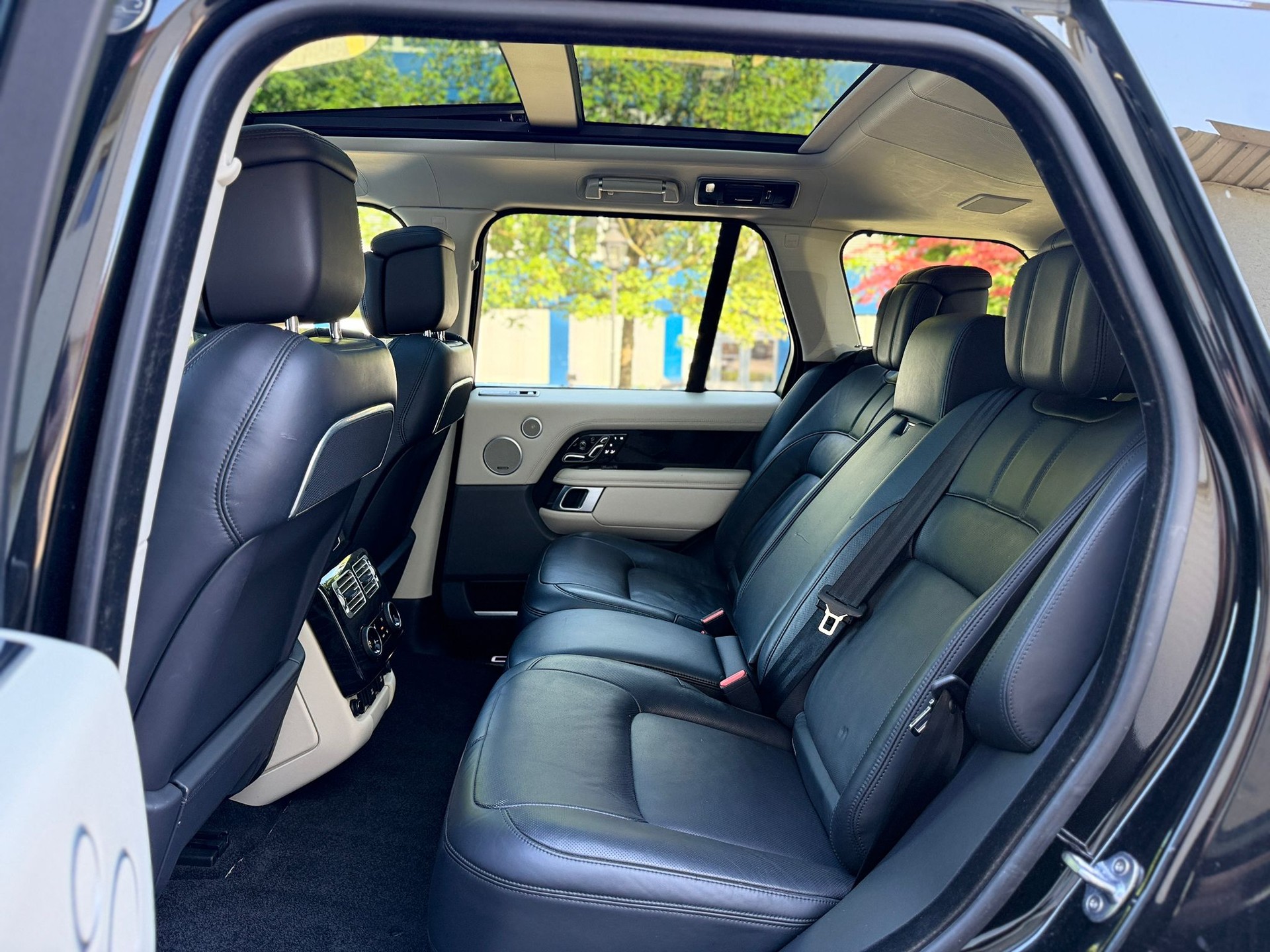 LAND ROVER Range Rover 5.0 V8 SC Autobiography-image-23