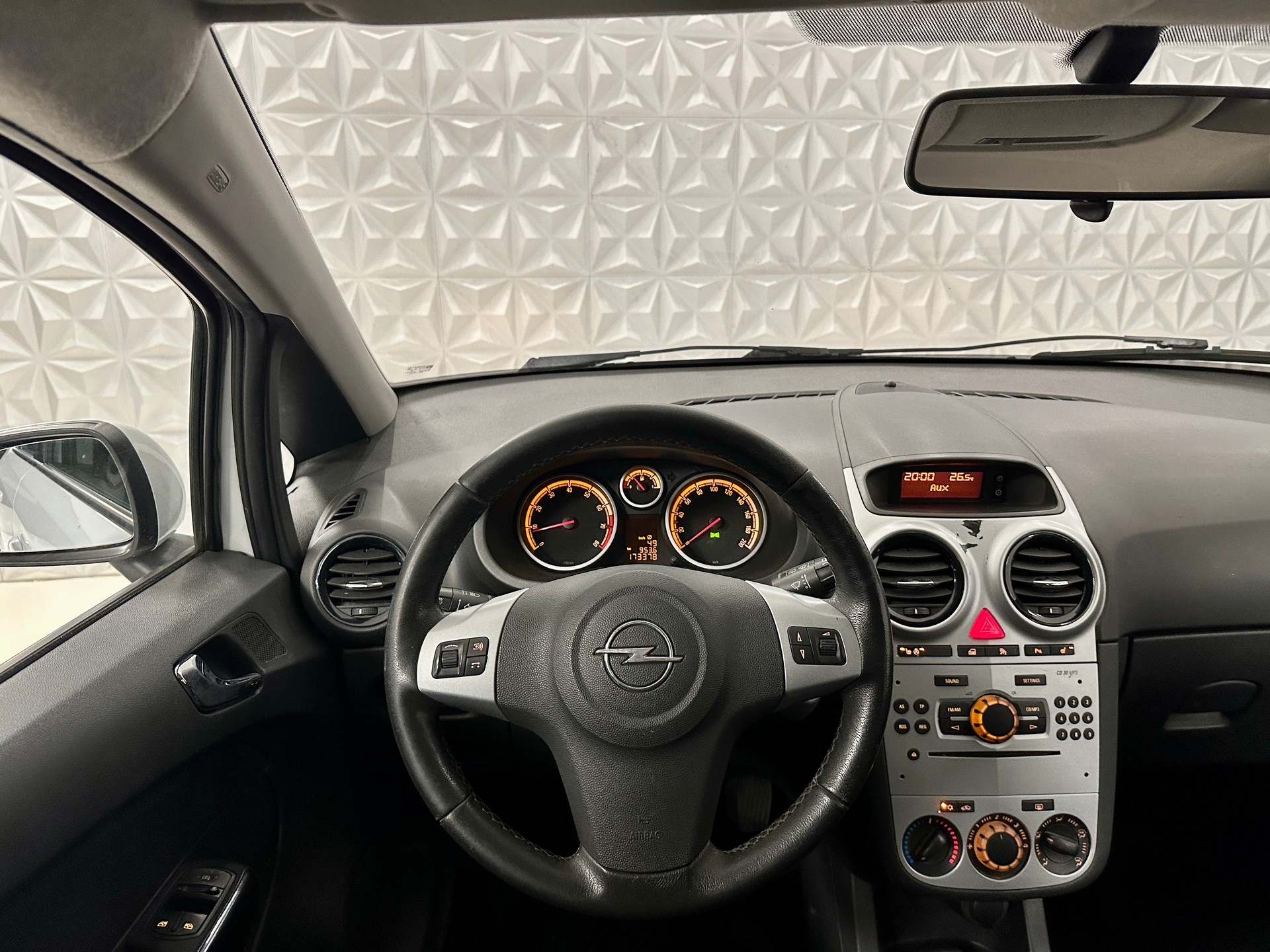 OPEL Corsa 1.4 TP Enjoy-image-13