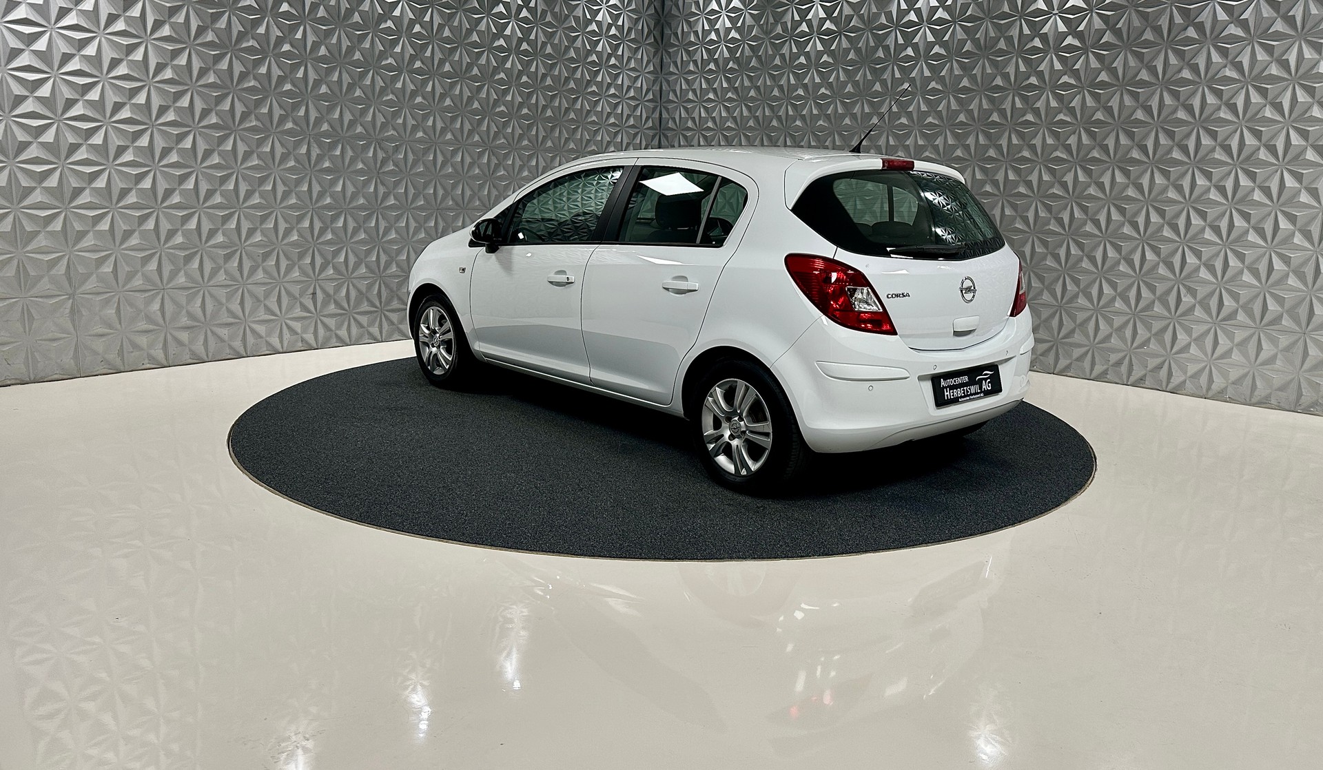 OPEL Corsa 1.4 TP Enjoy-image-6