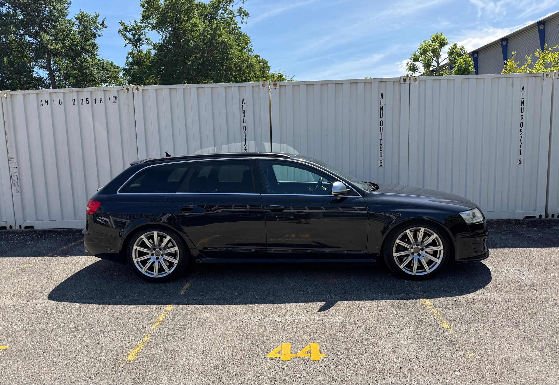 AUDI RS6 Avant 5.0 TFSI V10 quattro tiptronic-image-3