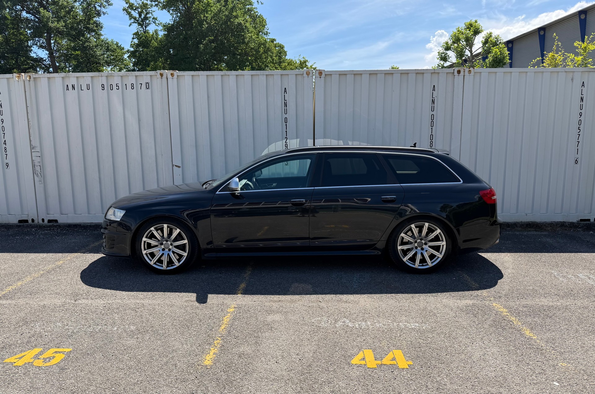 AUDI RS6 Avant 5.0 TFSI V10 quattro tiptronic-image-4