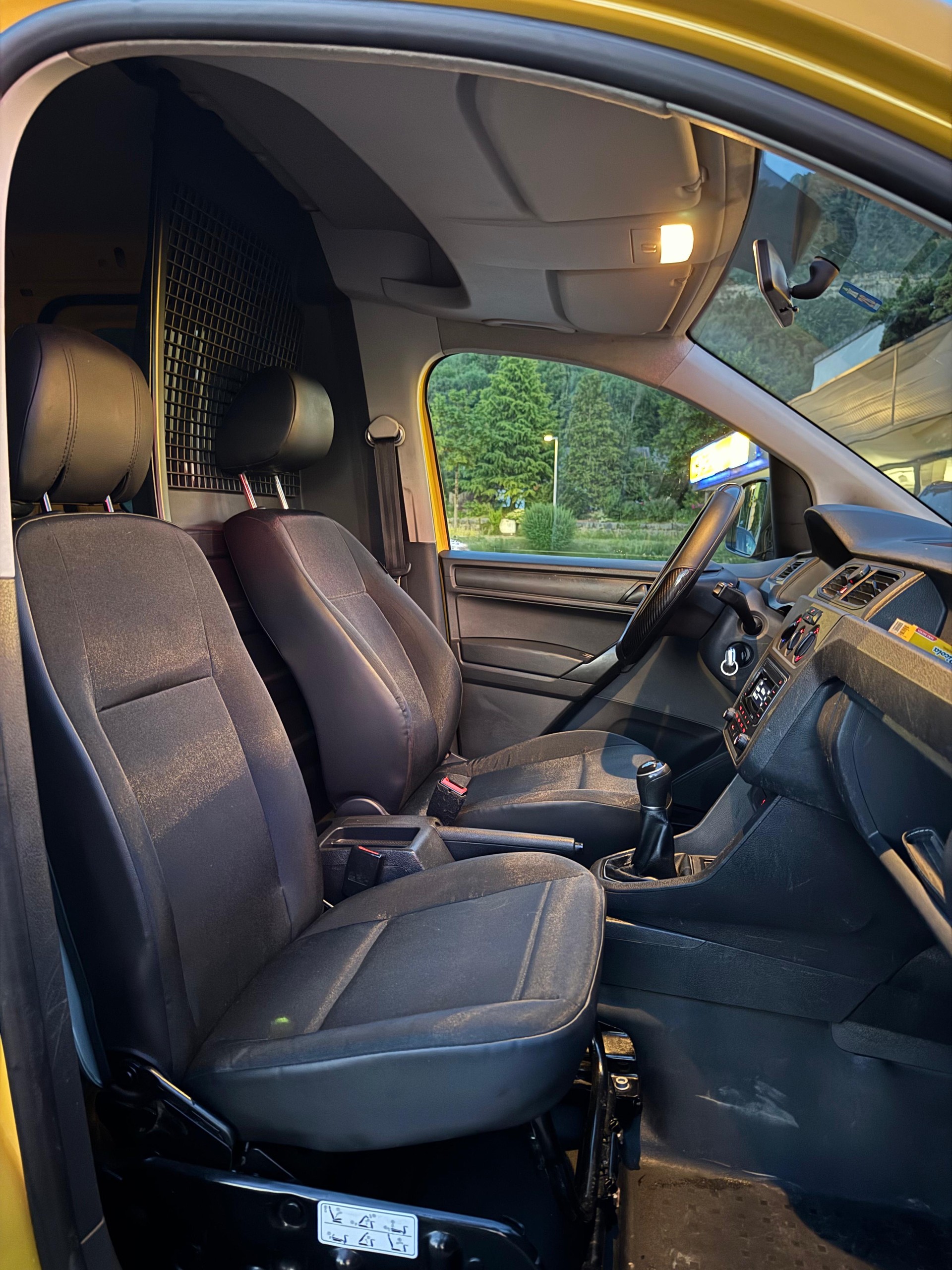 VW VW Caddy 4 2.0 d 4m-image-7
