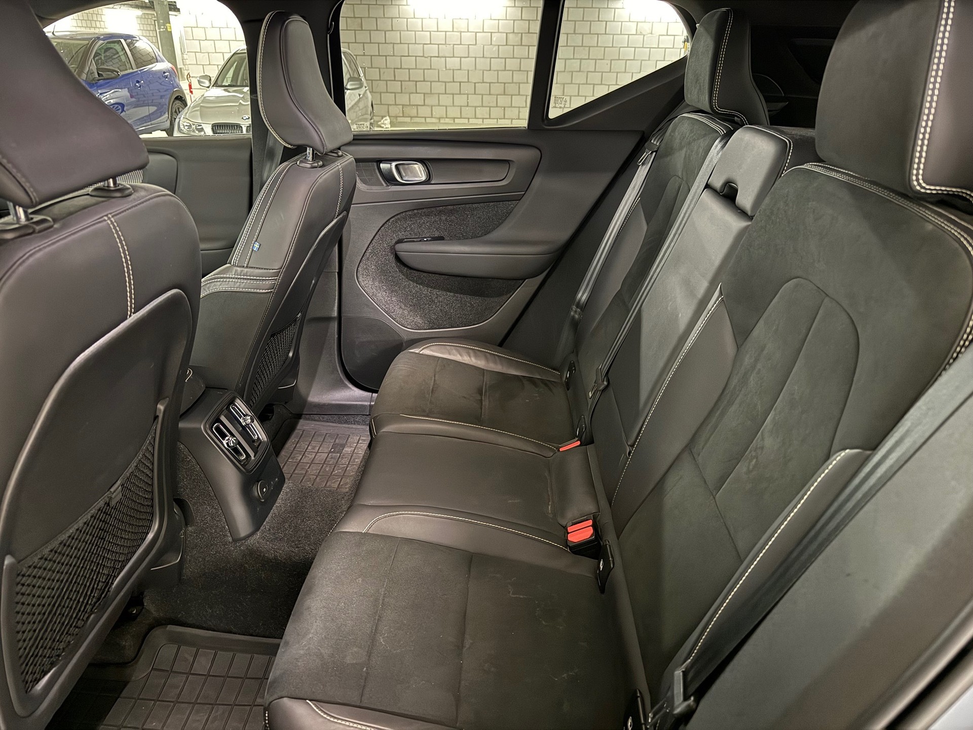 VOLVO XC40 T4 TwE R-Design DCT-image-10
