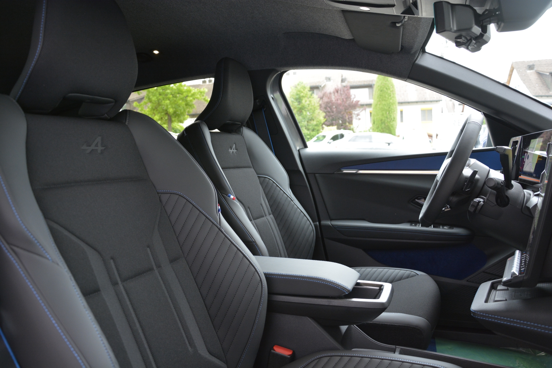 RENAULT Megane electric esprit Alpine 220 PS Comfort Range-image-8