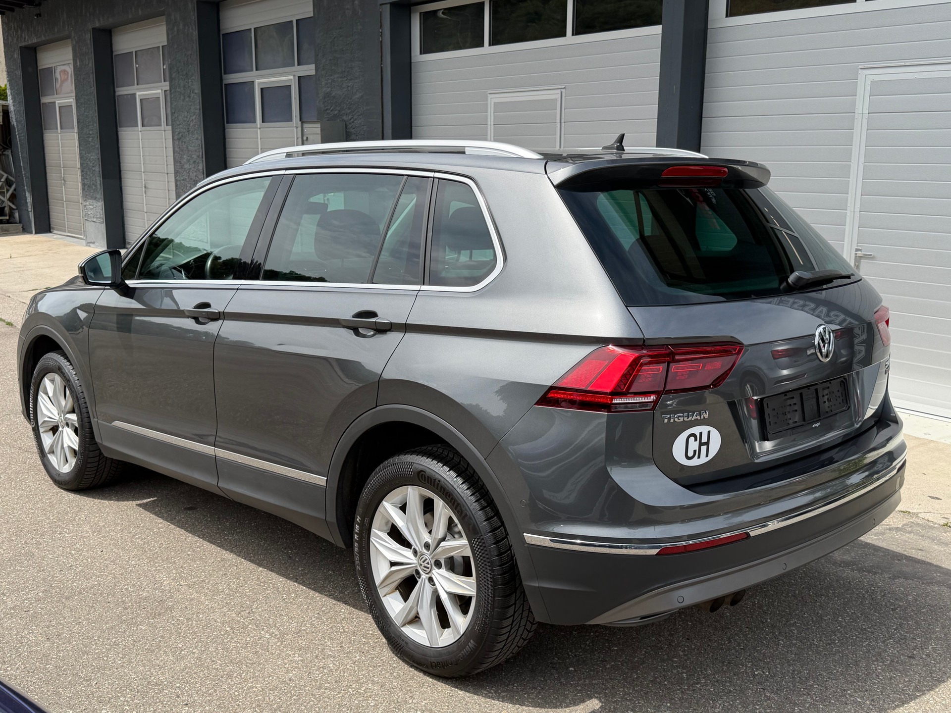 VW Tiguan 2.0 TDI SCR Highline 4Motion DSG-image-3