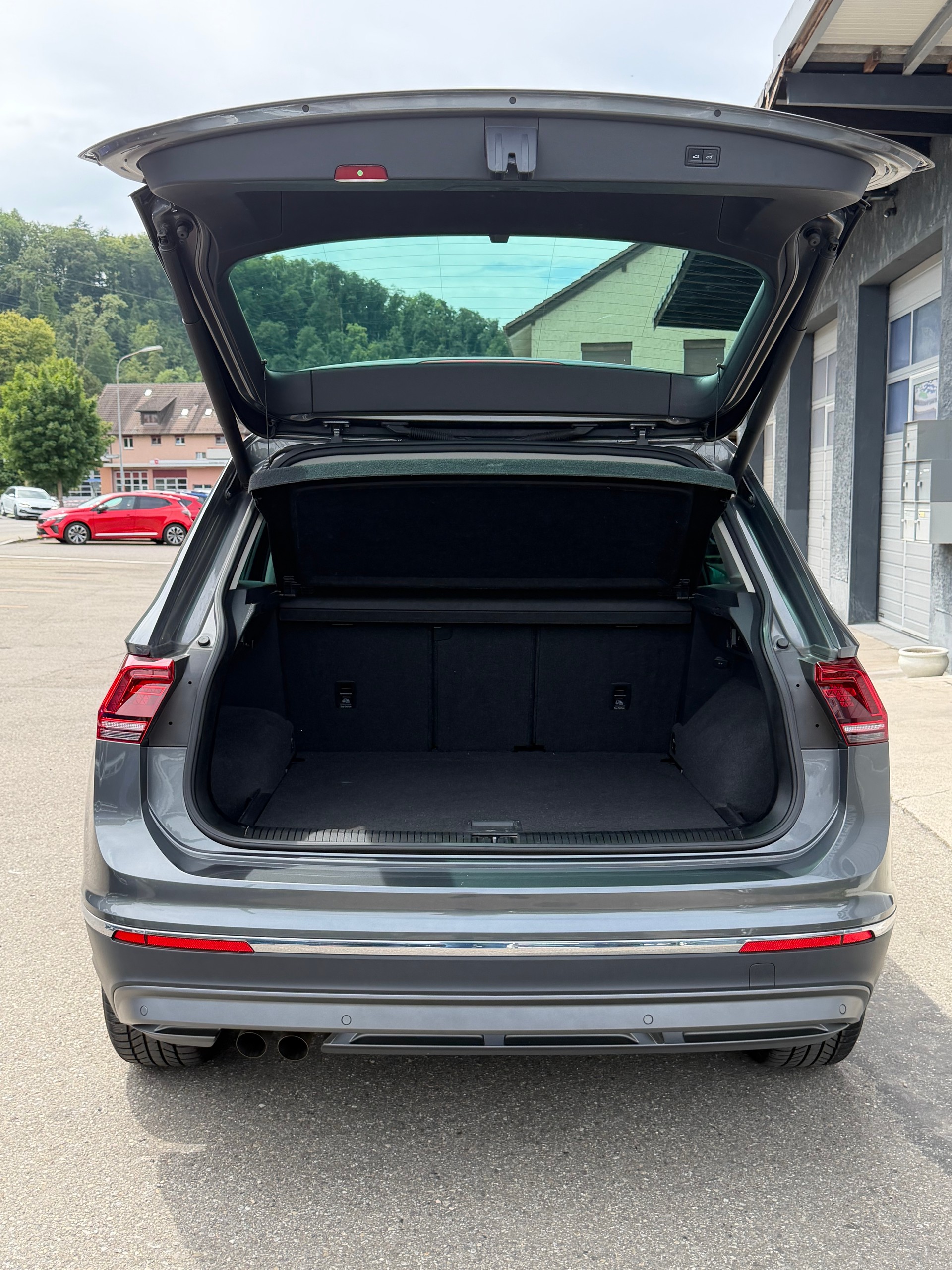 VW Tiguan 2.0 TDI SCR Highline 4Motion DSG-image-5