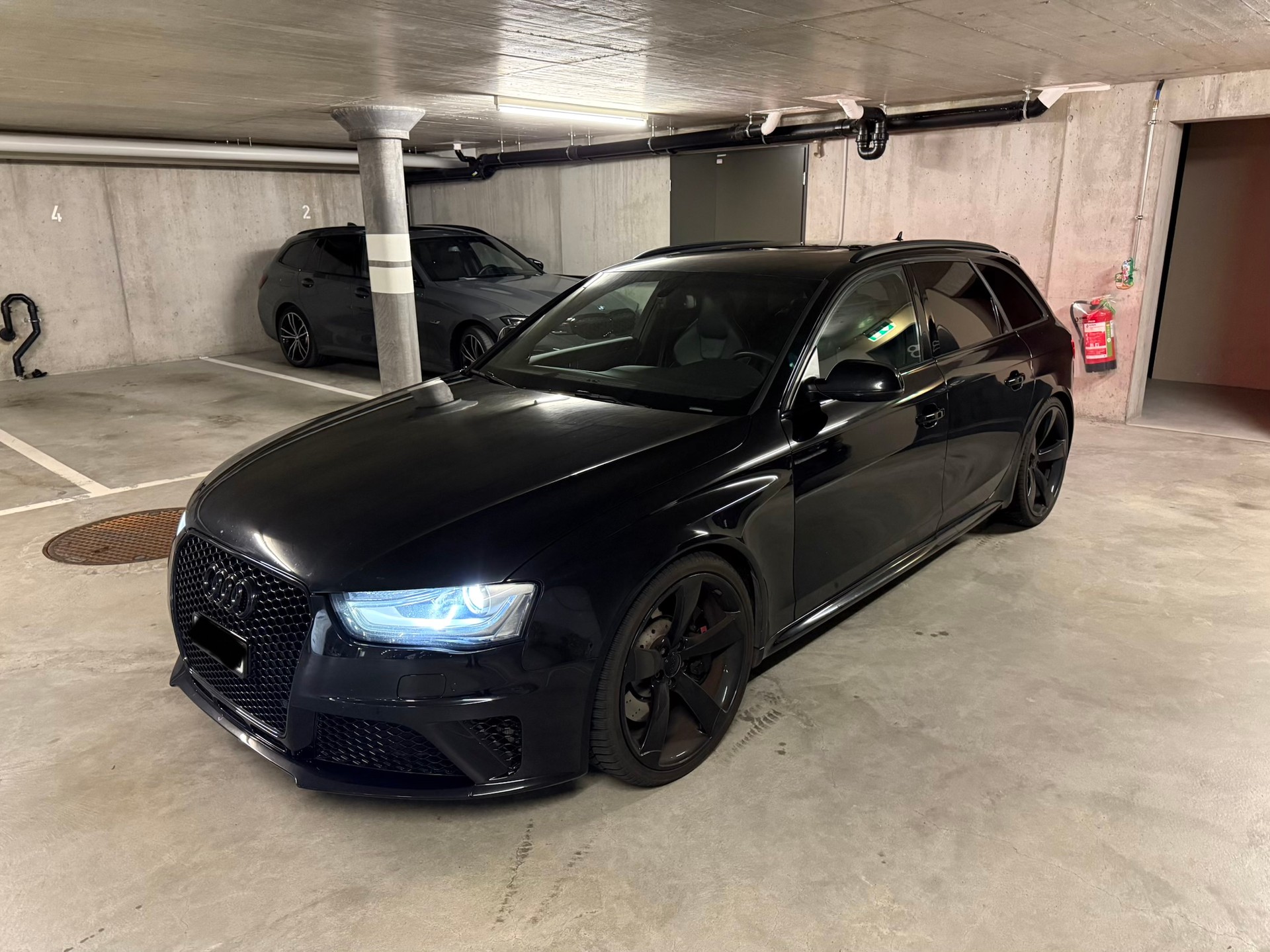 AUDI 4.2 V8 FSI quattro S-Tronic-image-0