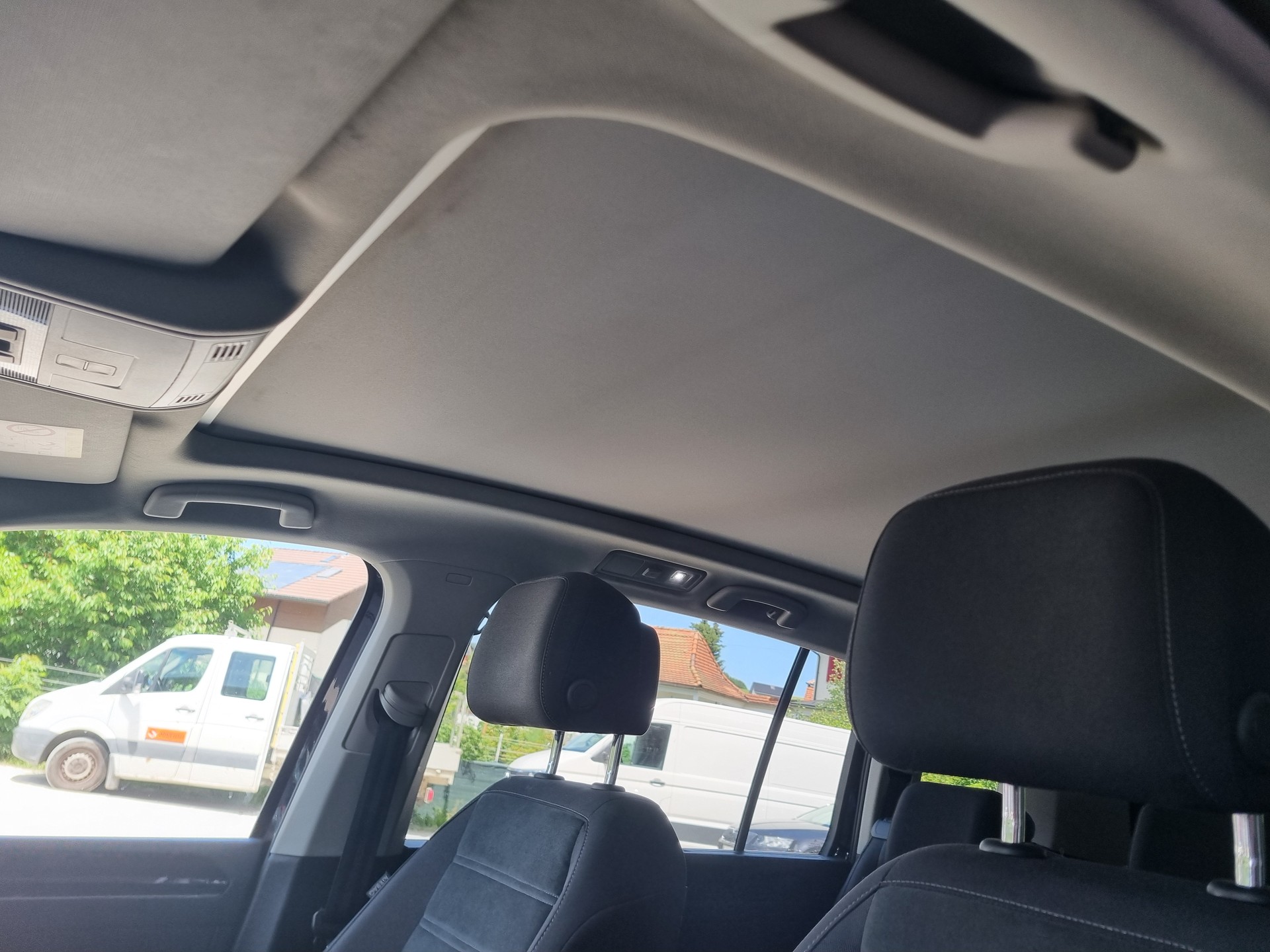 VW Touran 1.8 TSI BlueMotion Technology Highline DSG-image-7