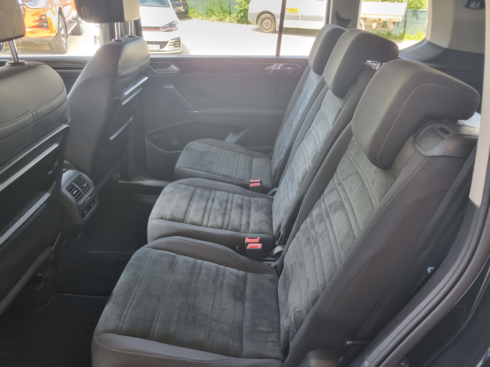 VW Touran 1.8 TSI BlueMotion Technology Highline DSG-image-9