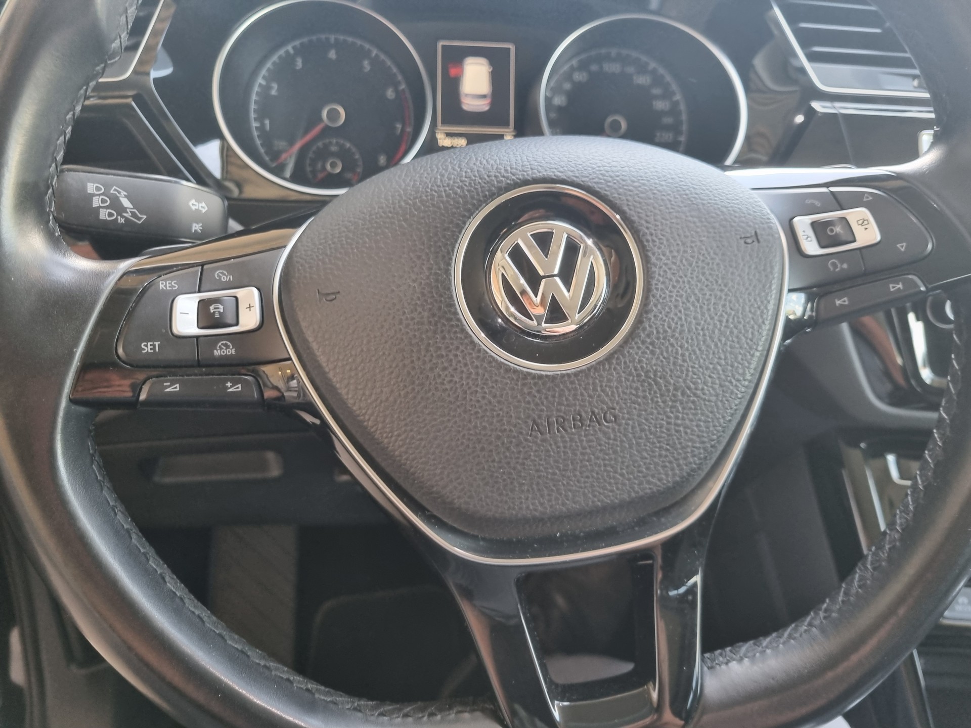 VW Touran 1.8 TSI BlueMotion Technology Highline DSG-image-14