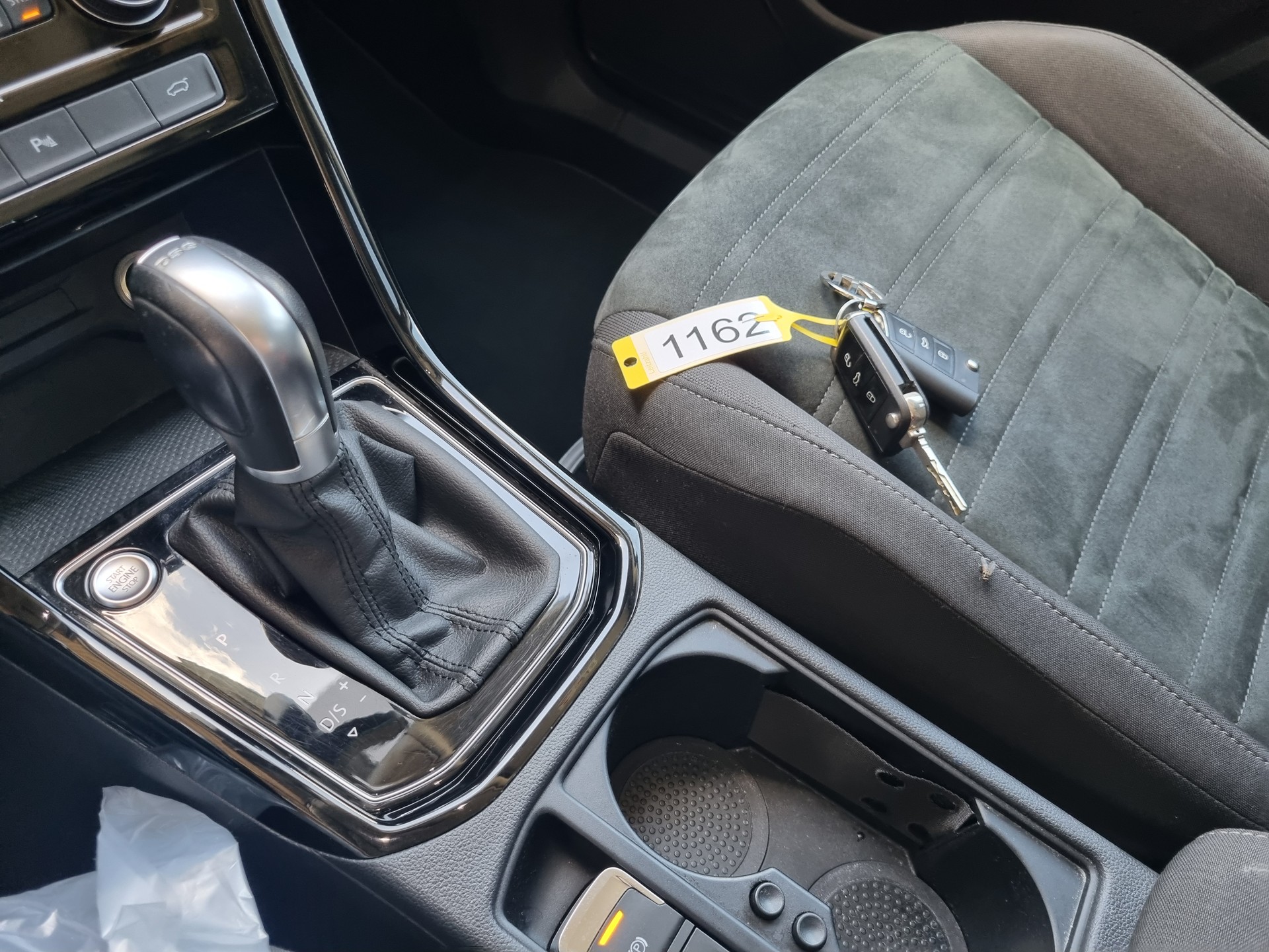 VW Touran 1.8 TSI BlueMotion Technology Highline DSG-image-17