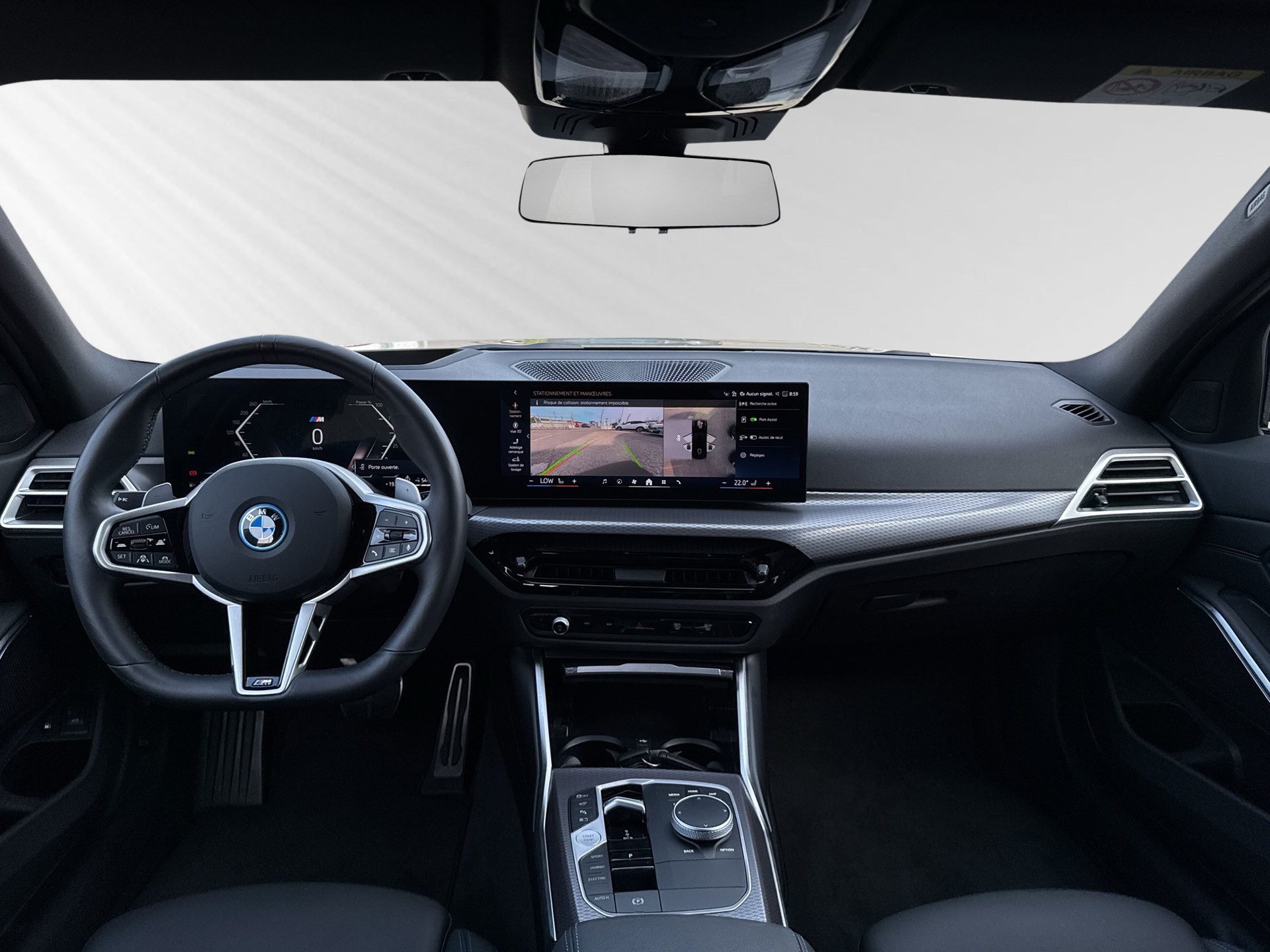 BMW 330e x DriveTouring Steptronic M Sport-image-5