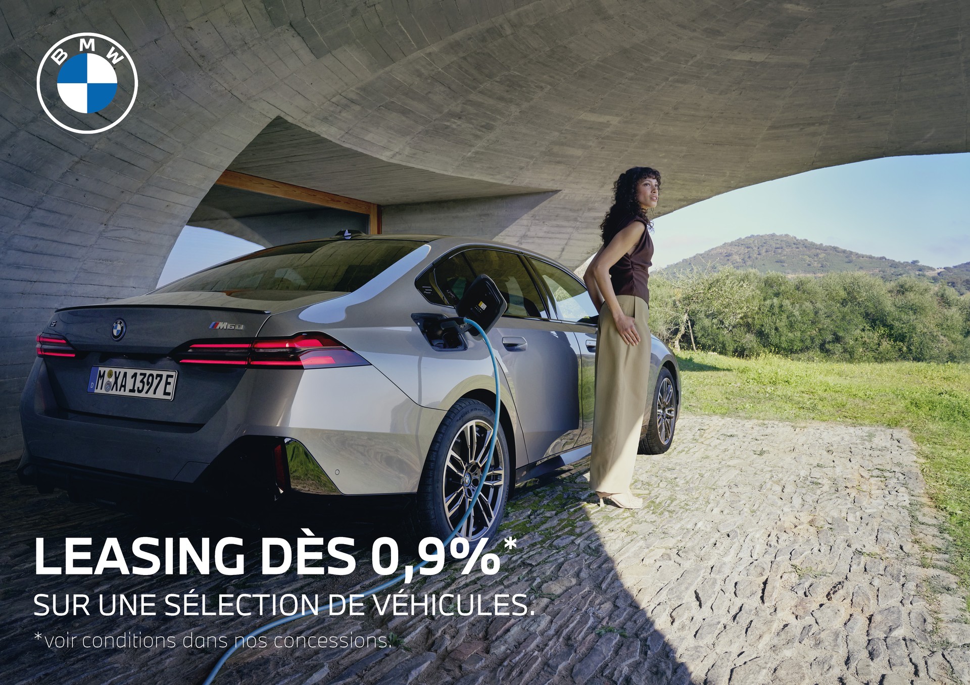 BMW 330e x DriveTouring Steptronic M Sport-image-20