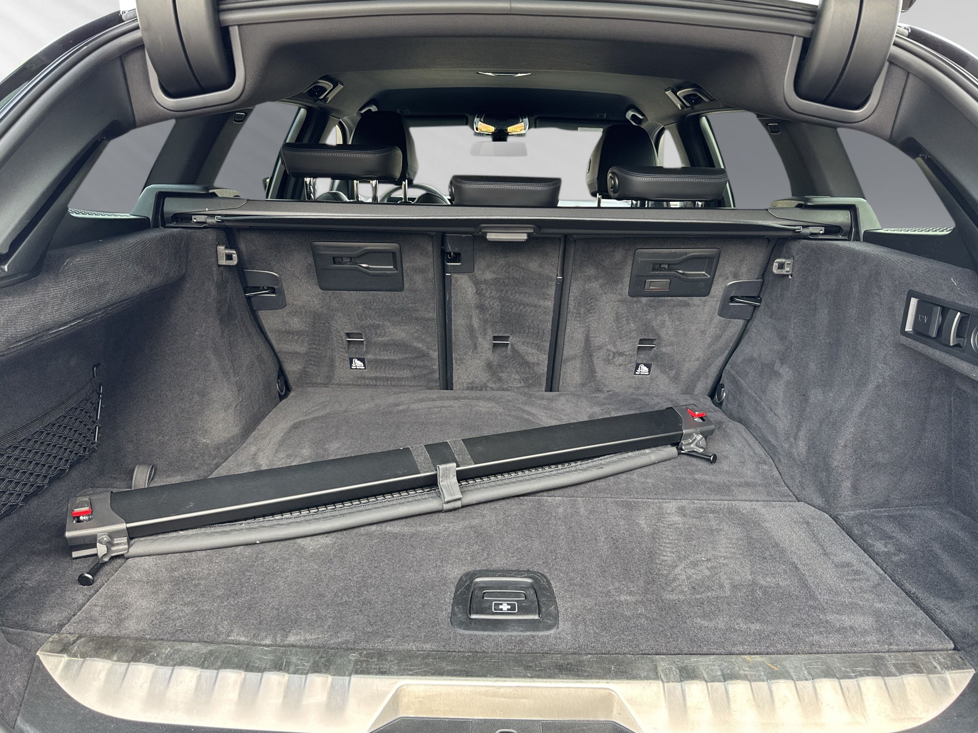 BMW 330e x DriveTouring Steptronic M Sport-image-7