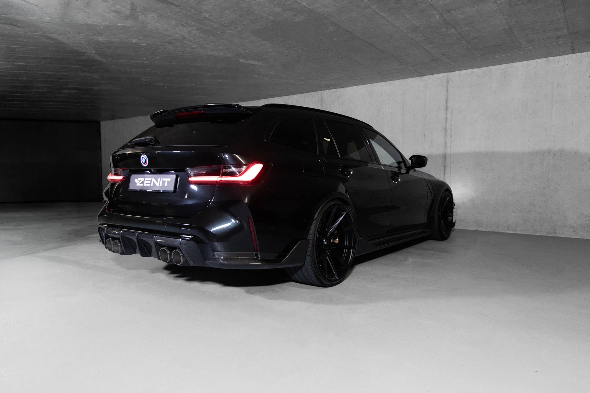 BMW M3 Touring xDrive Competition M-image-4