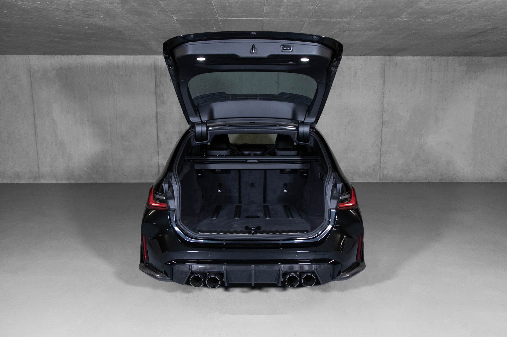 BMW M3 Touring xDrive Competition M-image-16