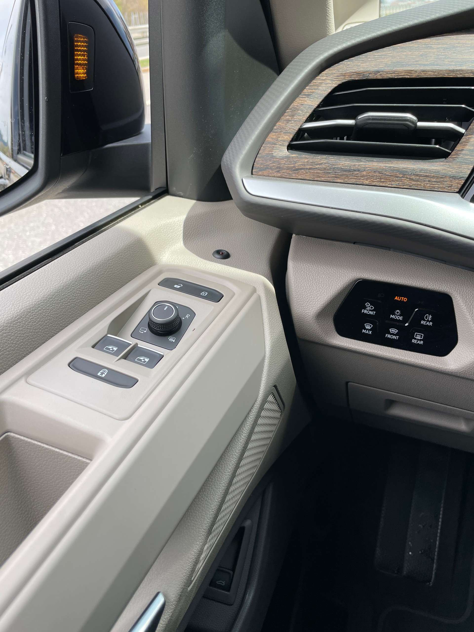 VW Multivan 1.5 eHybrid Style 4Motion DSG-image-25