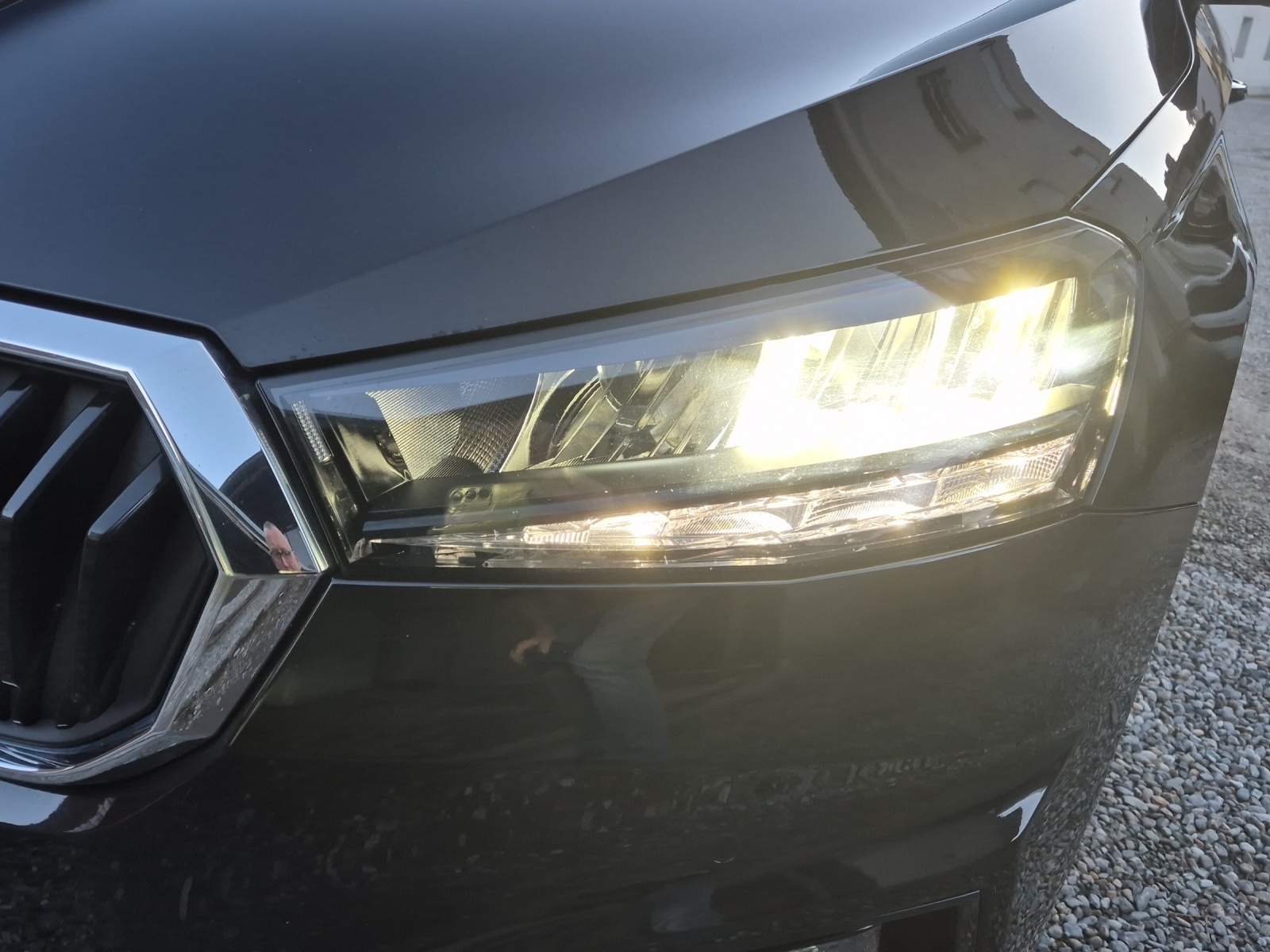 SKODA Fabia 1.0 TSI Ambition-image-8