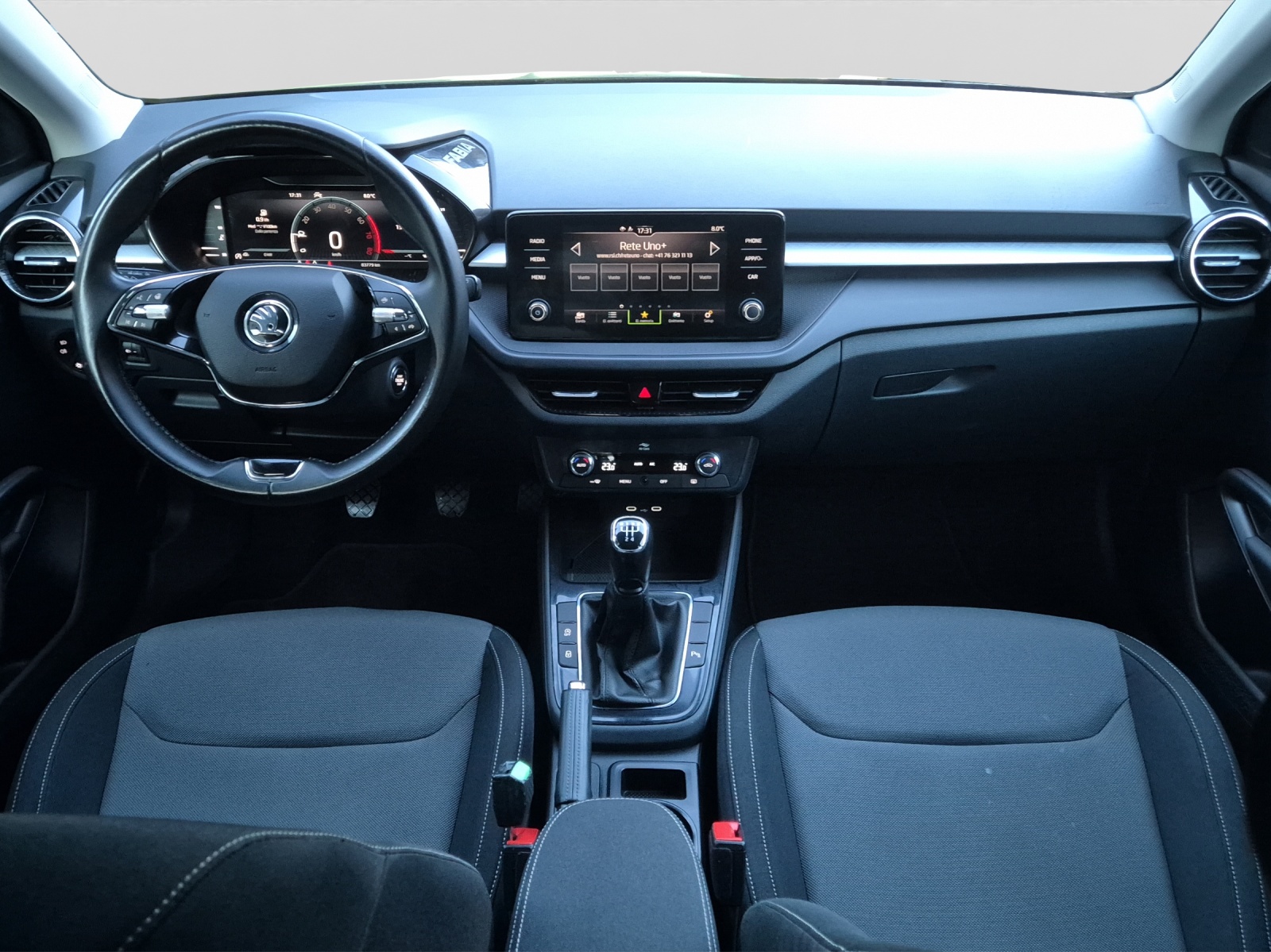 SKODA Fabia 1.0 TSI Ambition-image-11