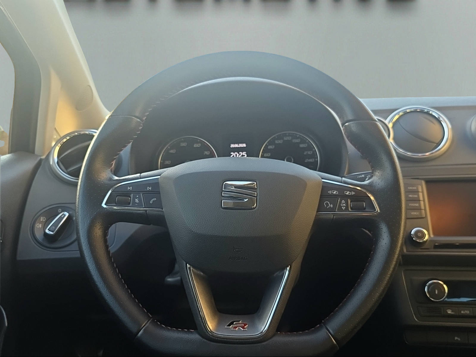 SEAT Ibiza 1.0 EcoTSI FR-image-8