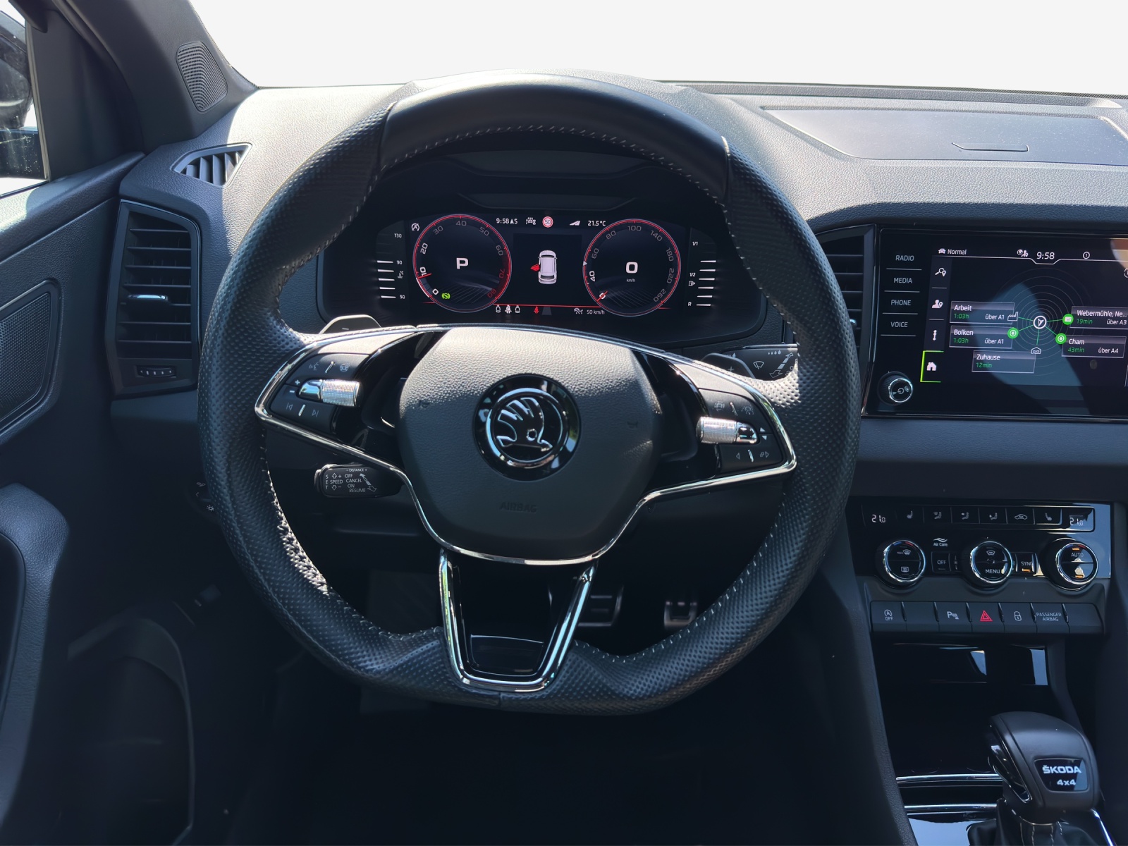 SKODA Karoq 2.0 TSI SportLine 4x4 DSG-image-8