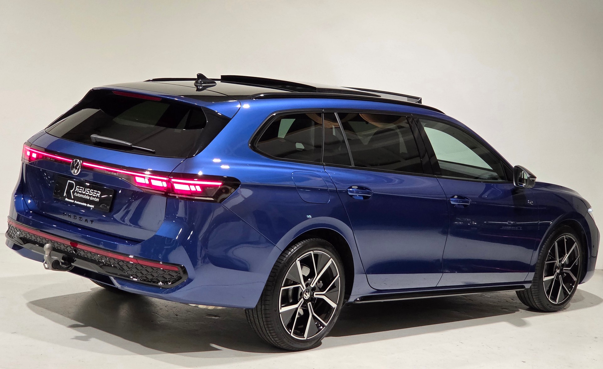 VW Passat Variant 2.0 TSI R-Line Signature Black Style 4 Motion DSG, Werksgarantie bis 10.2030-image-27